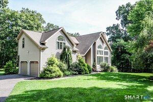 418 Long Mountain, New Milford