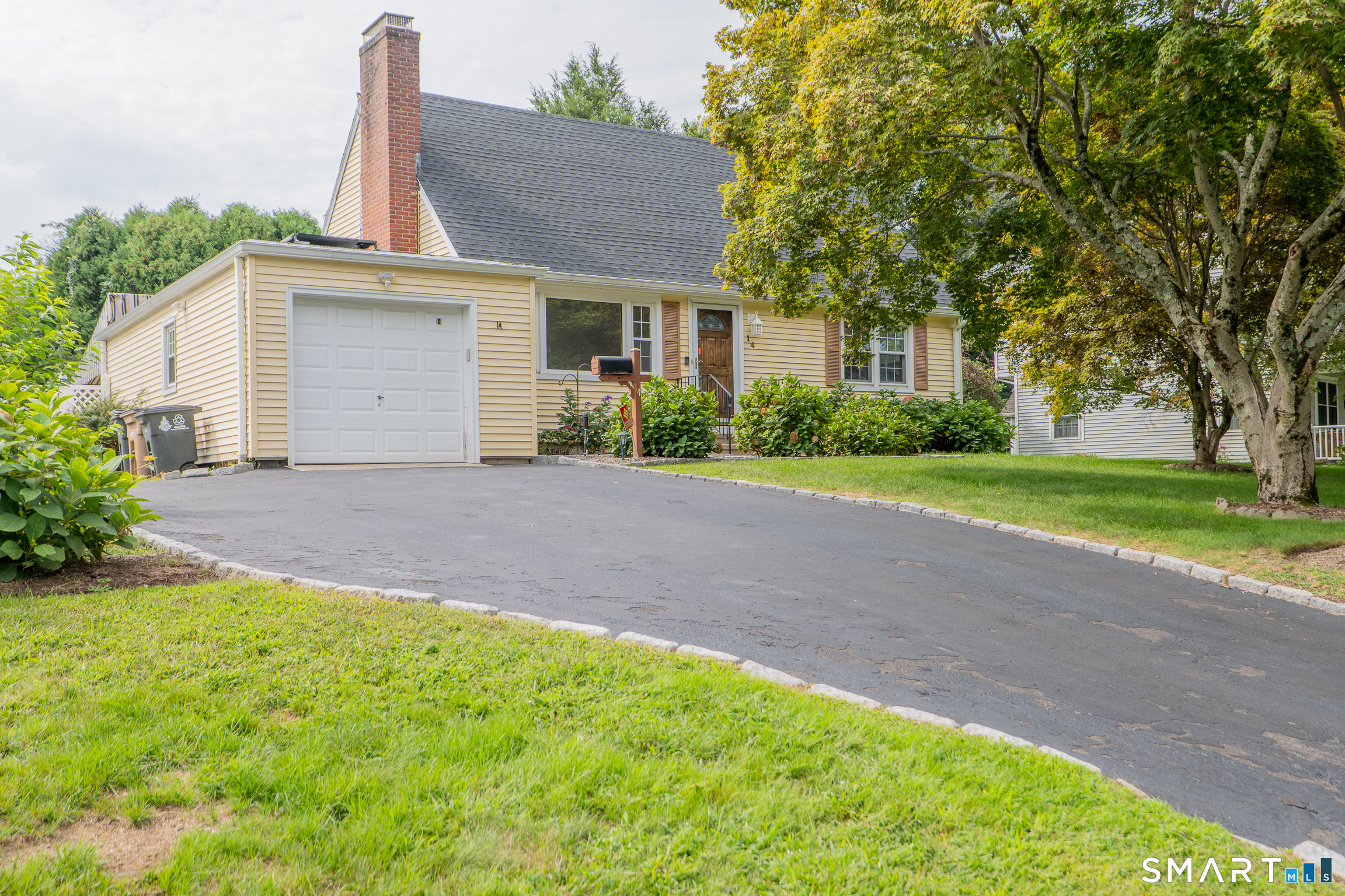 Photo 1 of Single family home for sale at 14 Ayres Dr, Stamford, CT 06905 | MLS# 24204728 | Listing updated on 2026-09-14
