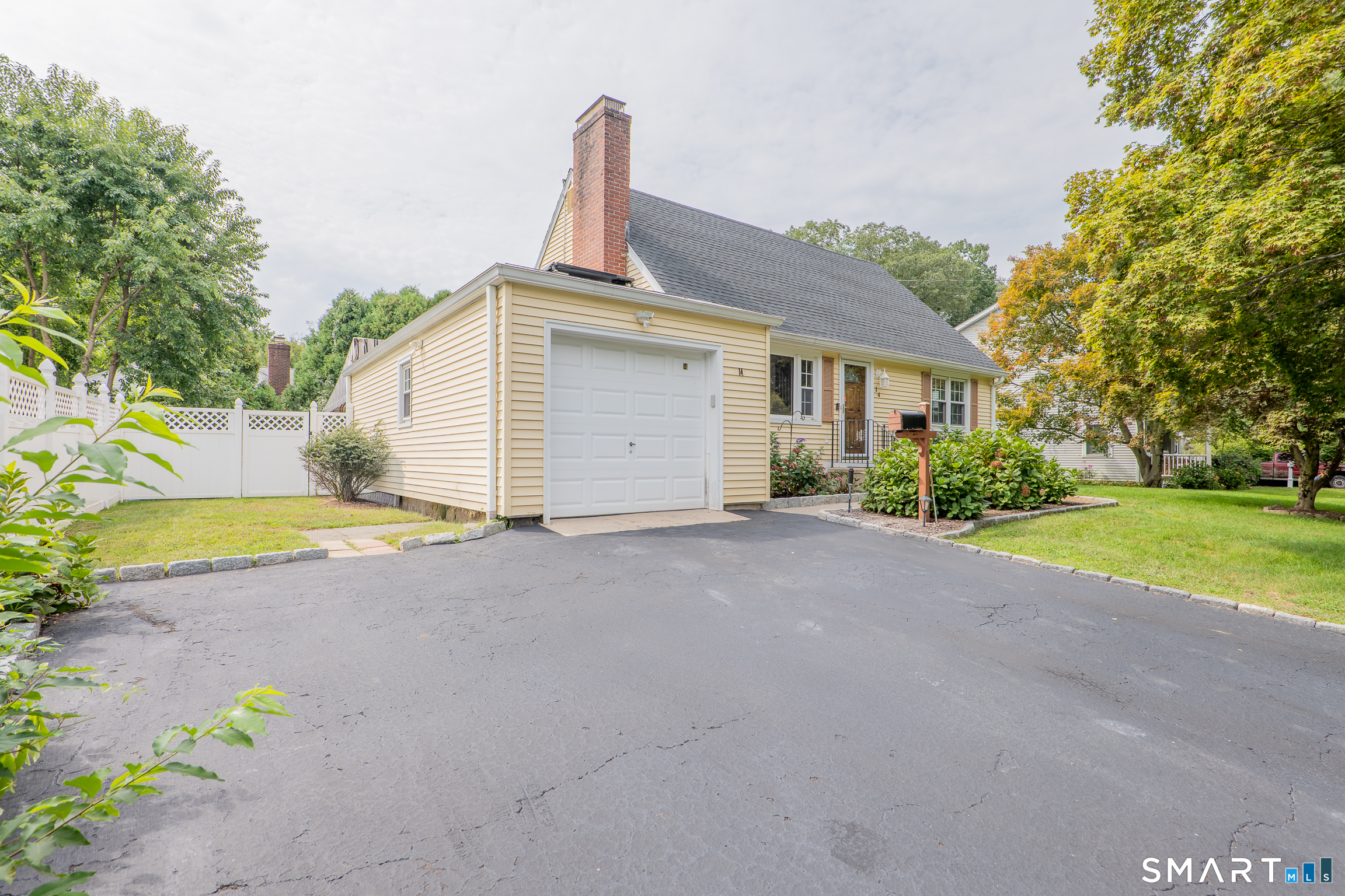 Photo 2 of Single family home for sale at 14 Ayres Dr, Stamford, CT 06905 | MLS# 24204728 | Listing updated on 2026-09-14