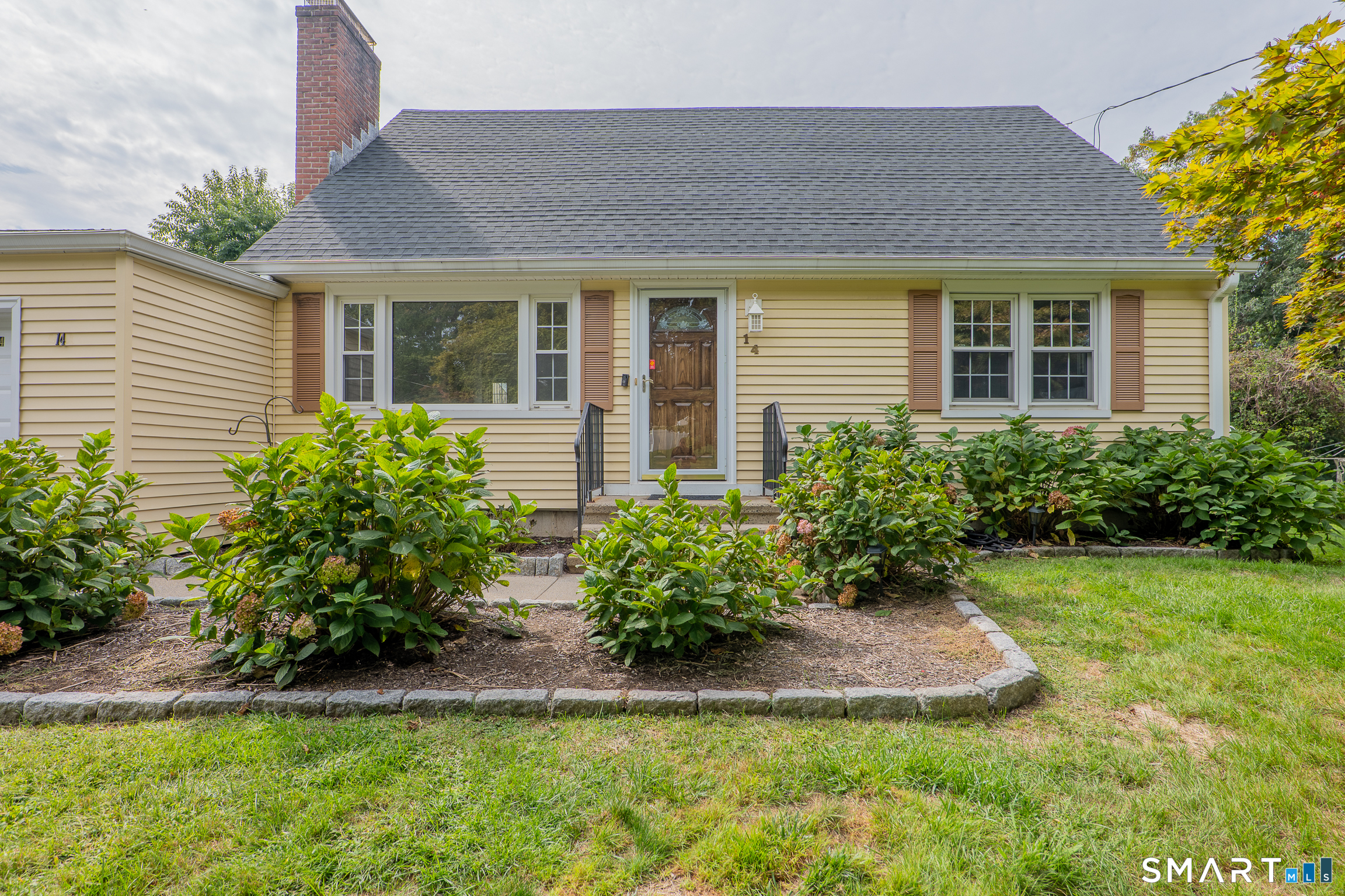 Photo 4 of Single family home for sale at 14 Ayres Dr, Stamford, CT 06905 | MLS# 24204728 | Listing updated on 2026-09-14