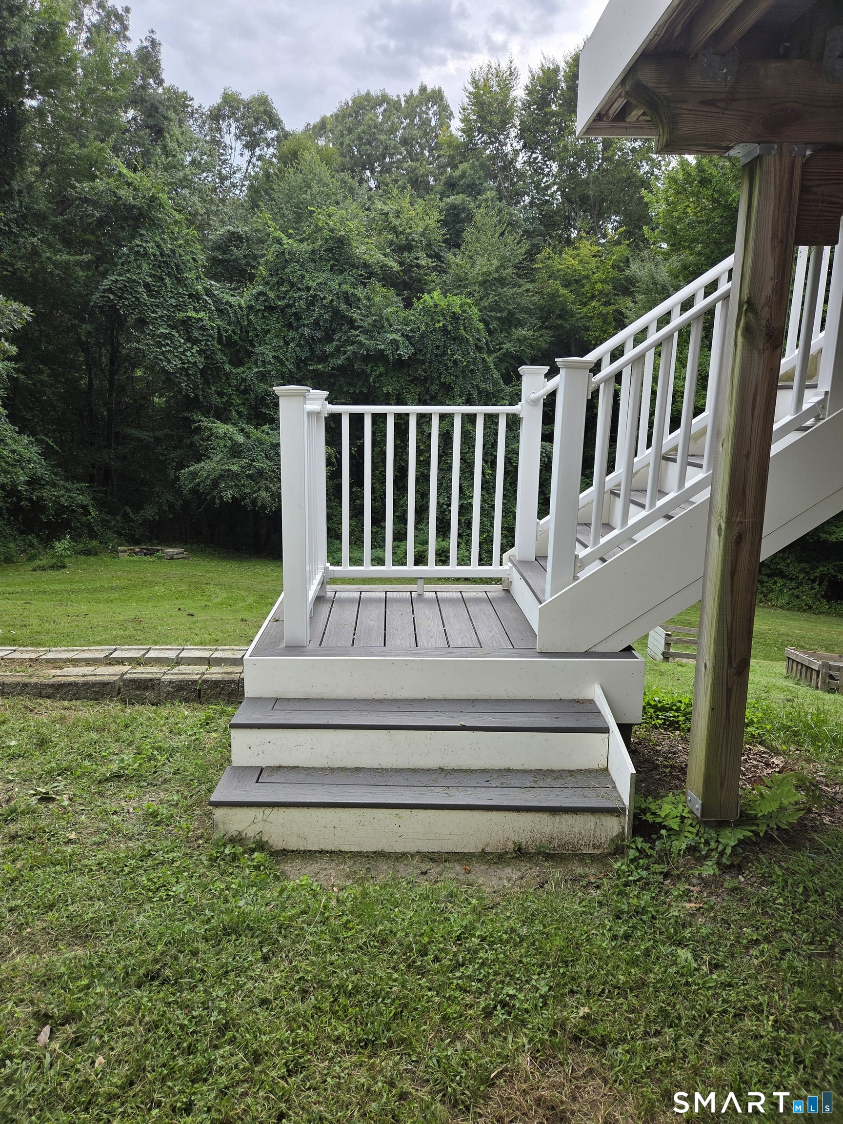 18 Tree Top Lane photo 29