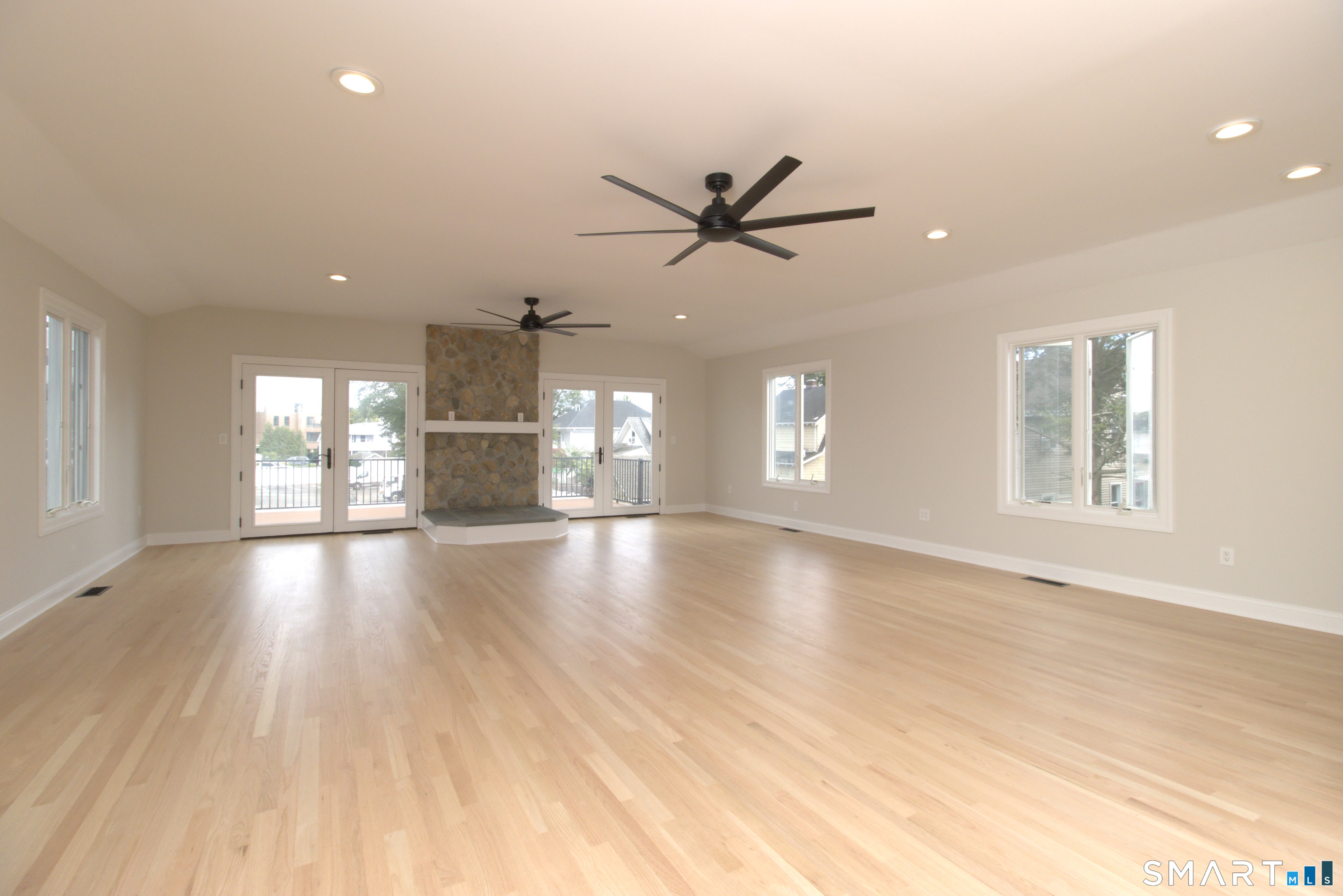 12 Center Street, Stamford, Connecticut photo 2