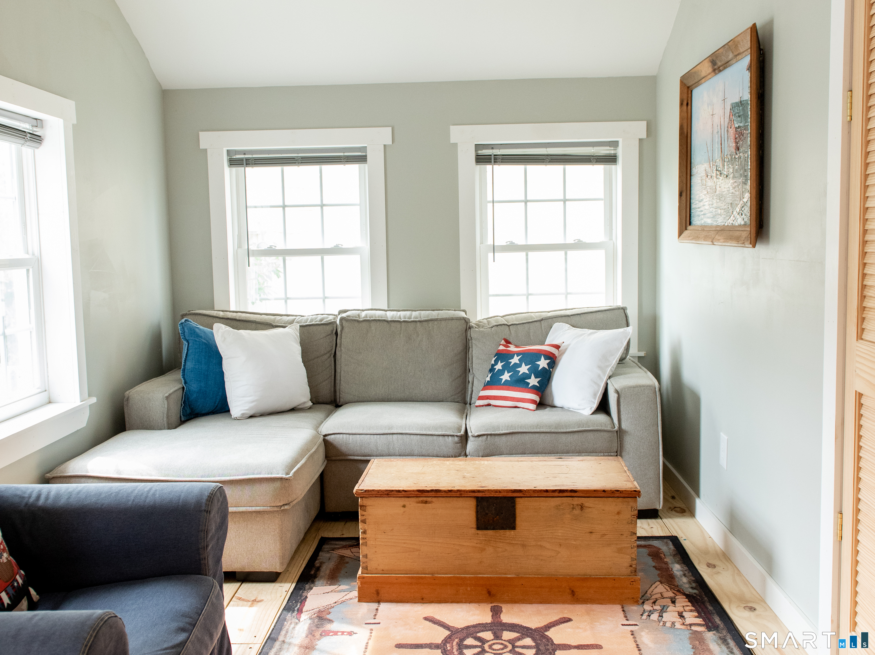 Detached apartment living area