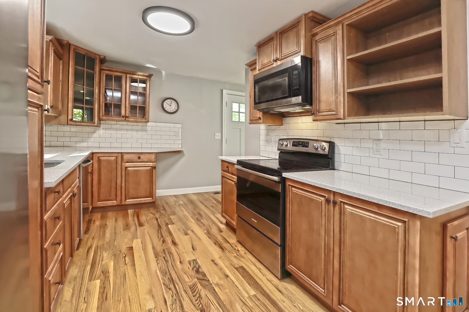 58 Round Hill Road photo 6