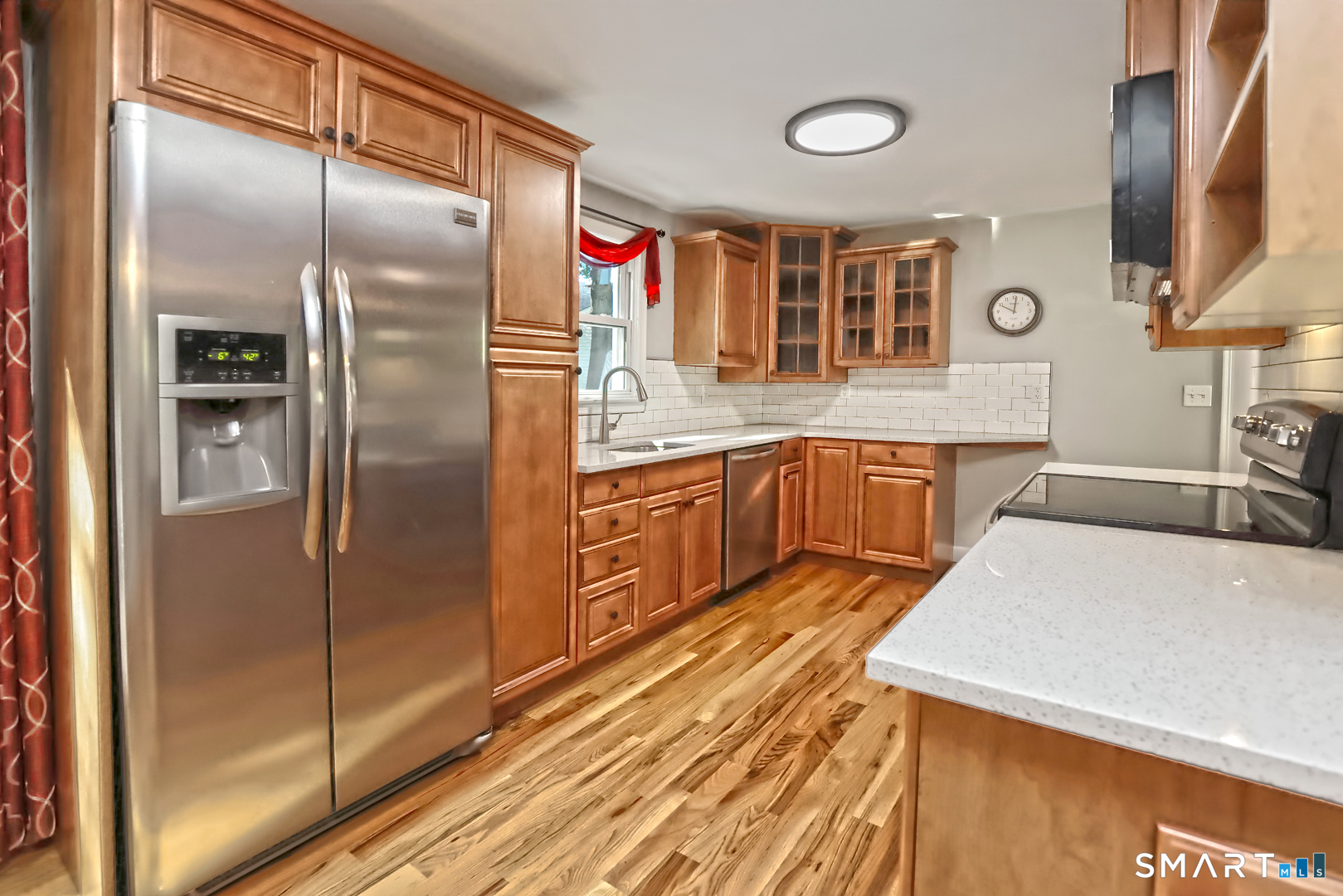 58 Round Hill Road photo 5