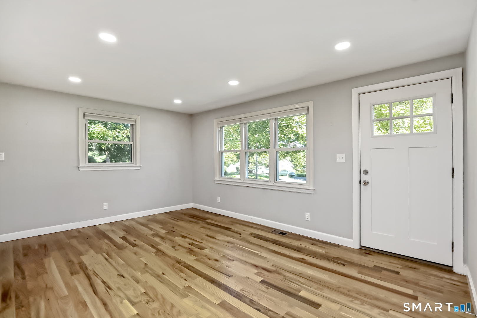 58 Round Hill Road photo 10