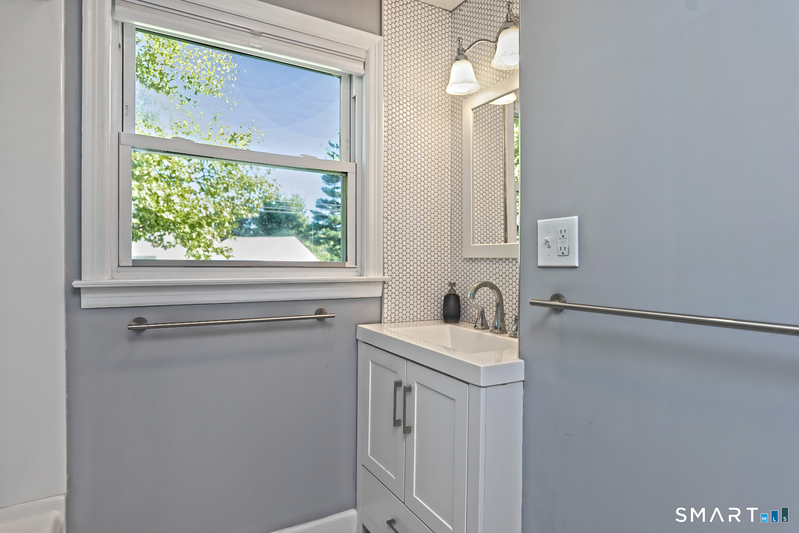 58 Round Hill Road photo 17