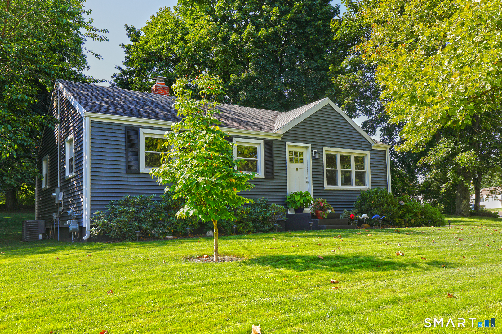58 Round Hill Road photo 3
