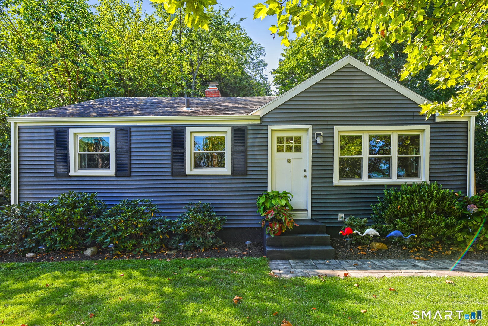 58 Round Hill Road photo 2