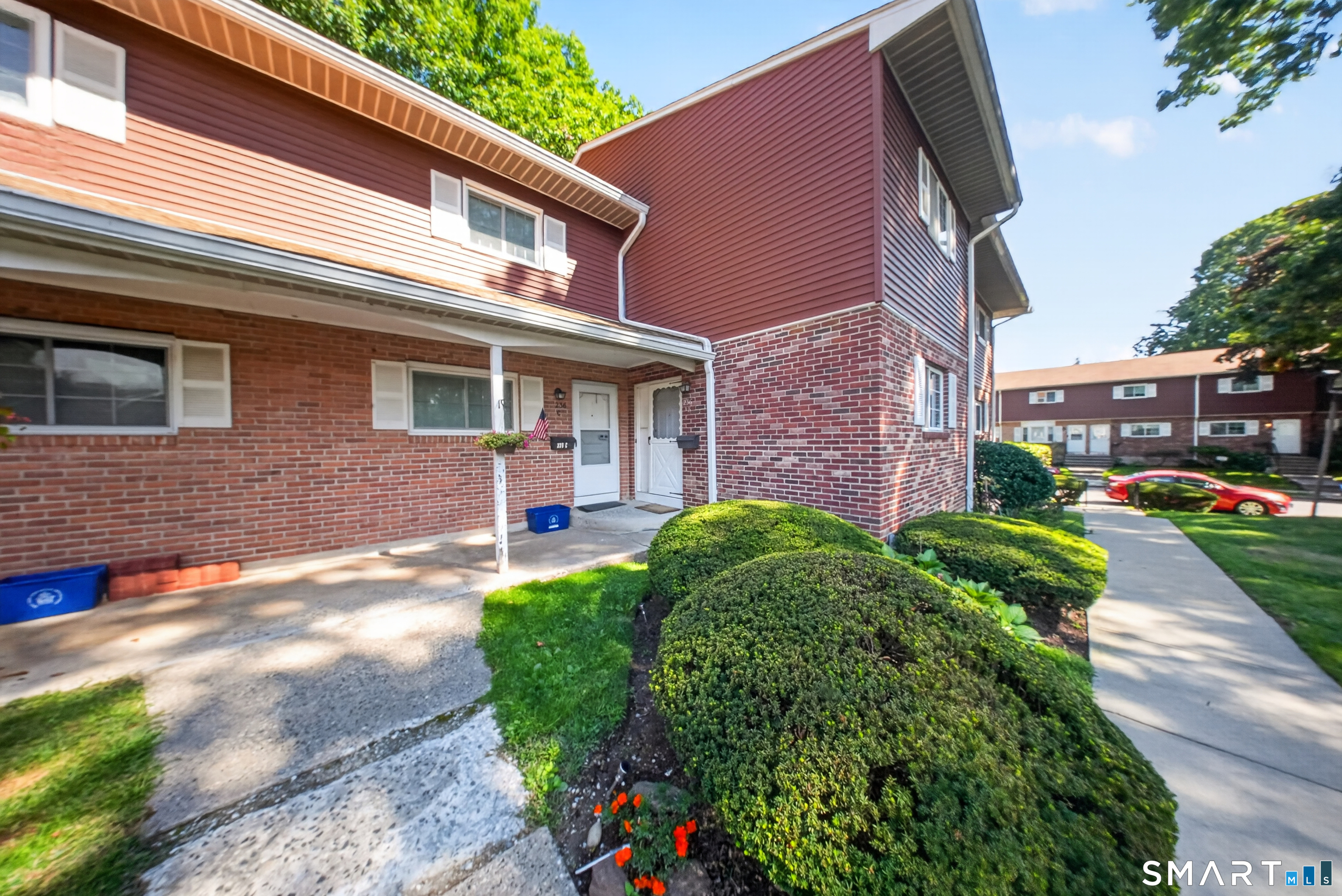 Photo 1 of Townhouse for sale at 236 Edgemoor Rd #B, Bridgeport, CT 06606 | MLS# 24200901 | Listing updated on 2026-09-12