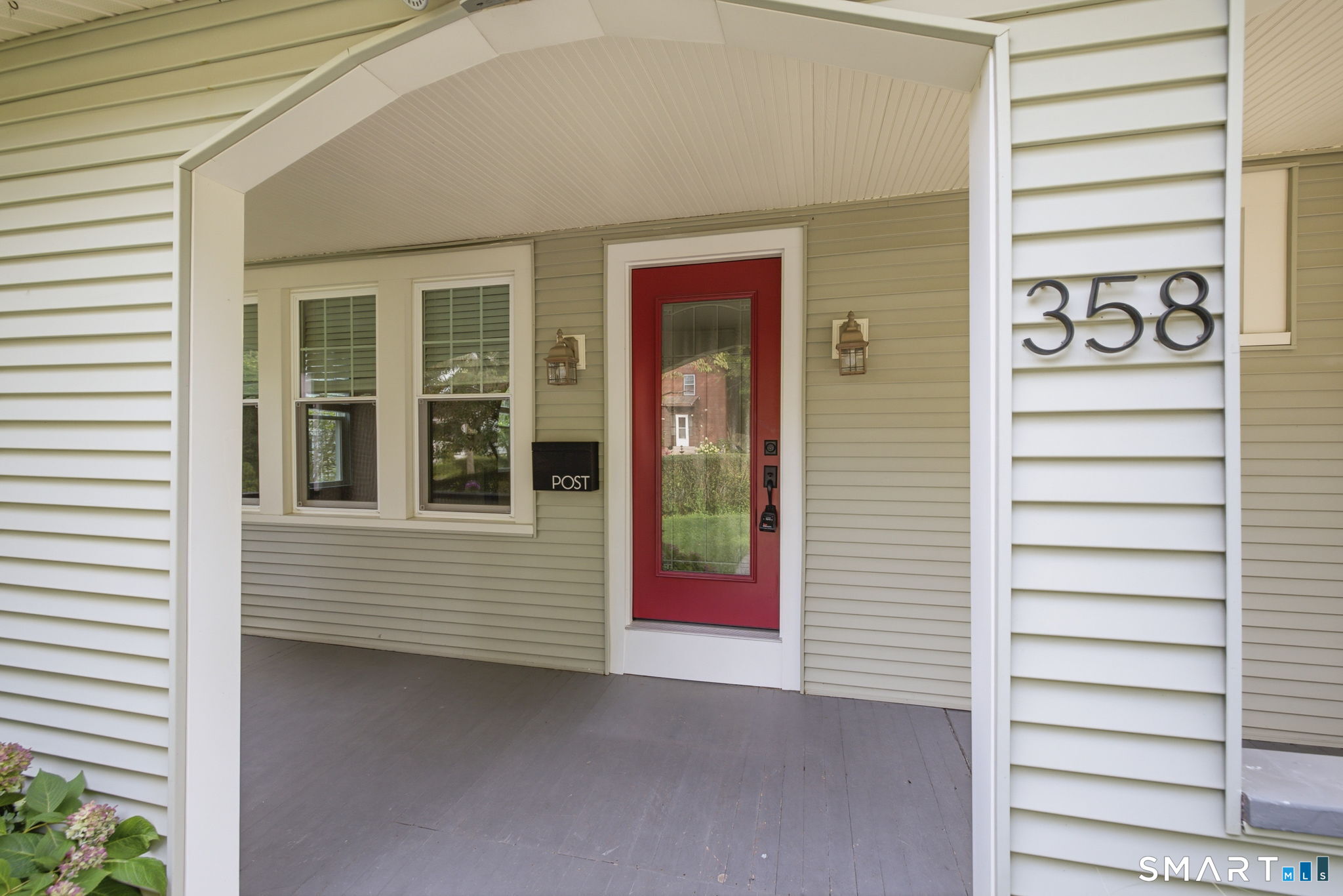 358 Reservoir Avenue photo 3