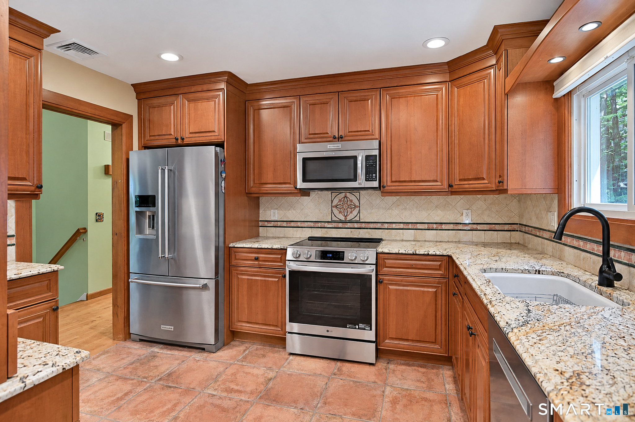 4 Frontier Lane photo 18