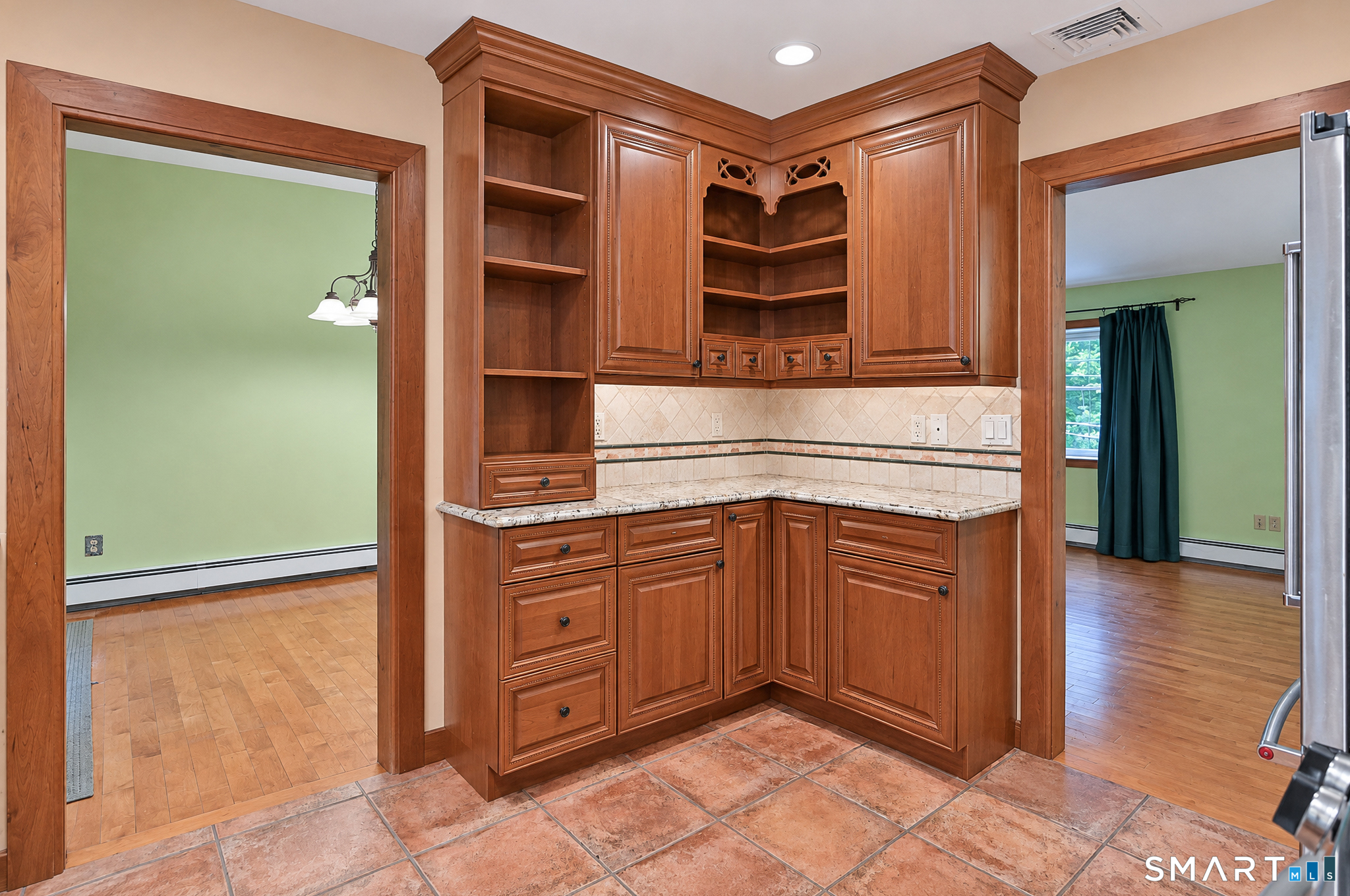 4 Frontier Lane photo 16