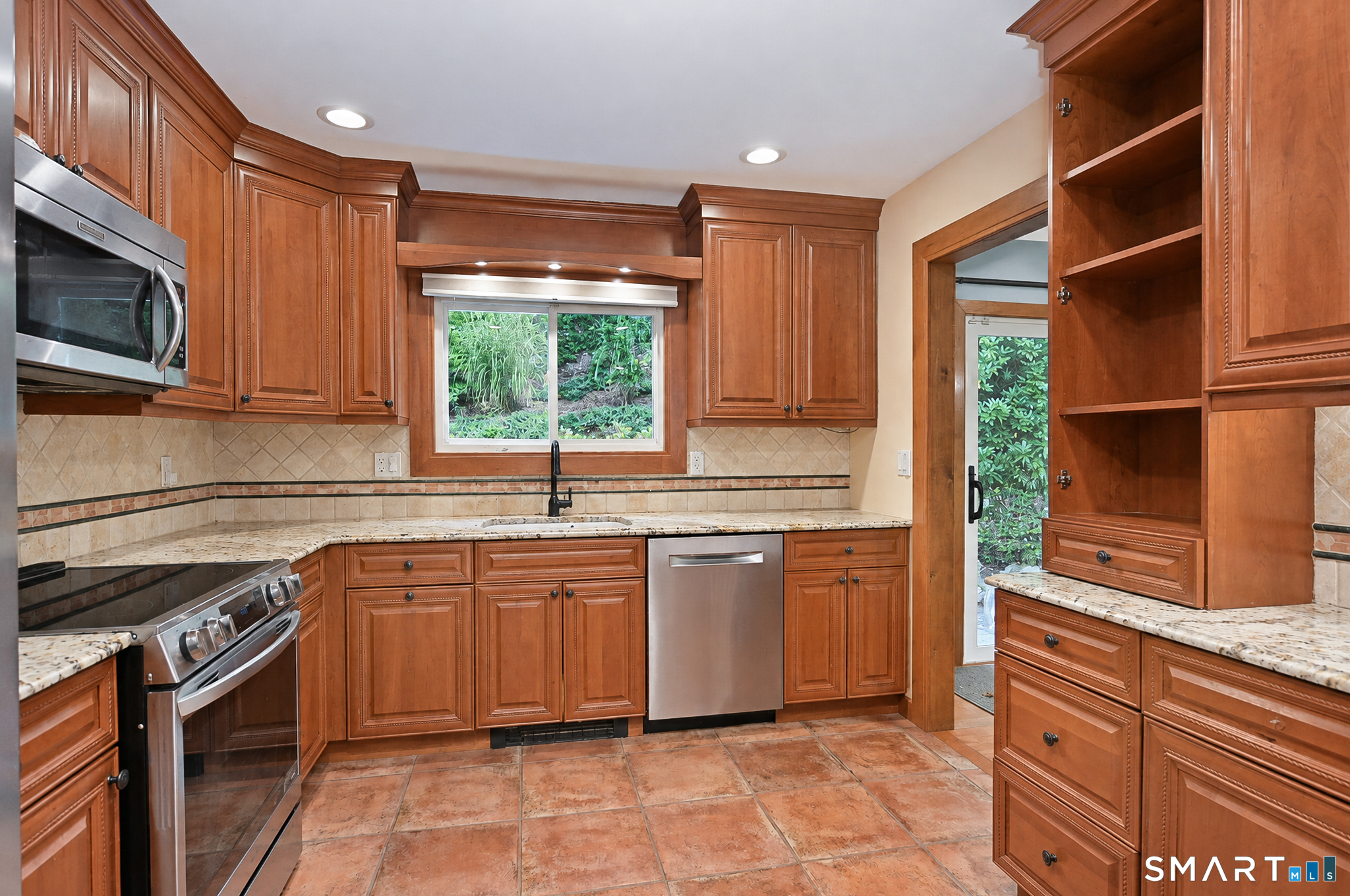 4 Frontier Lane photo 20