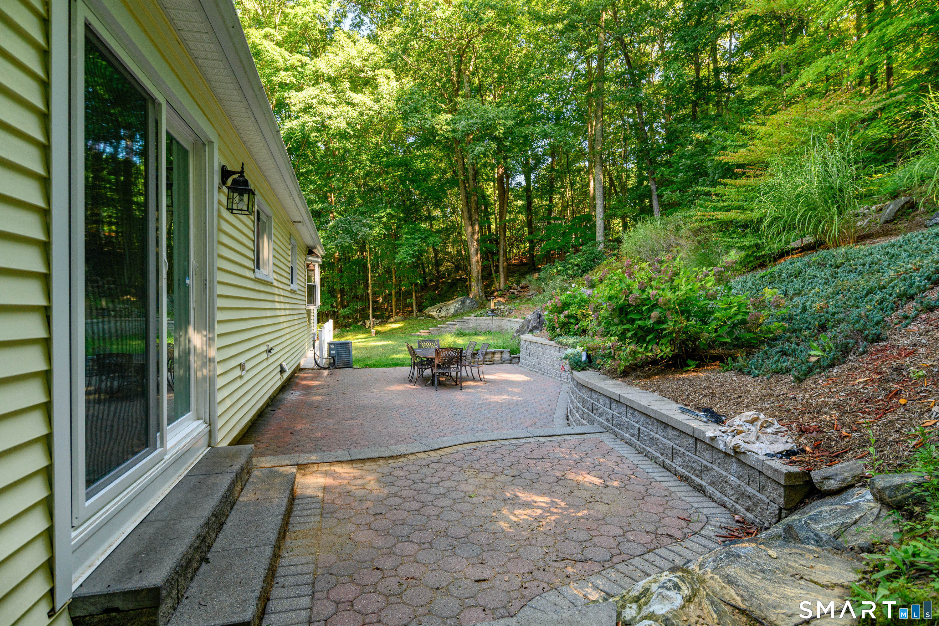 4 Frontier Lane photo 37