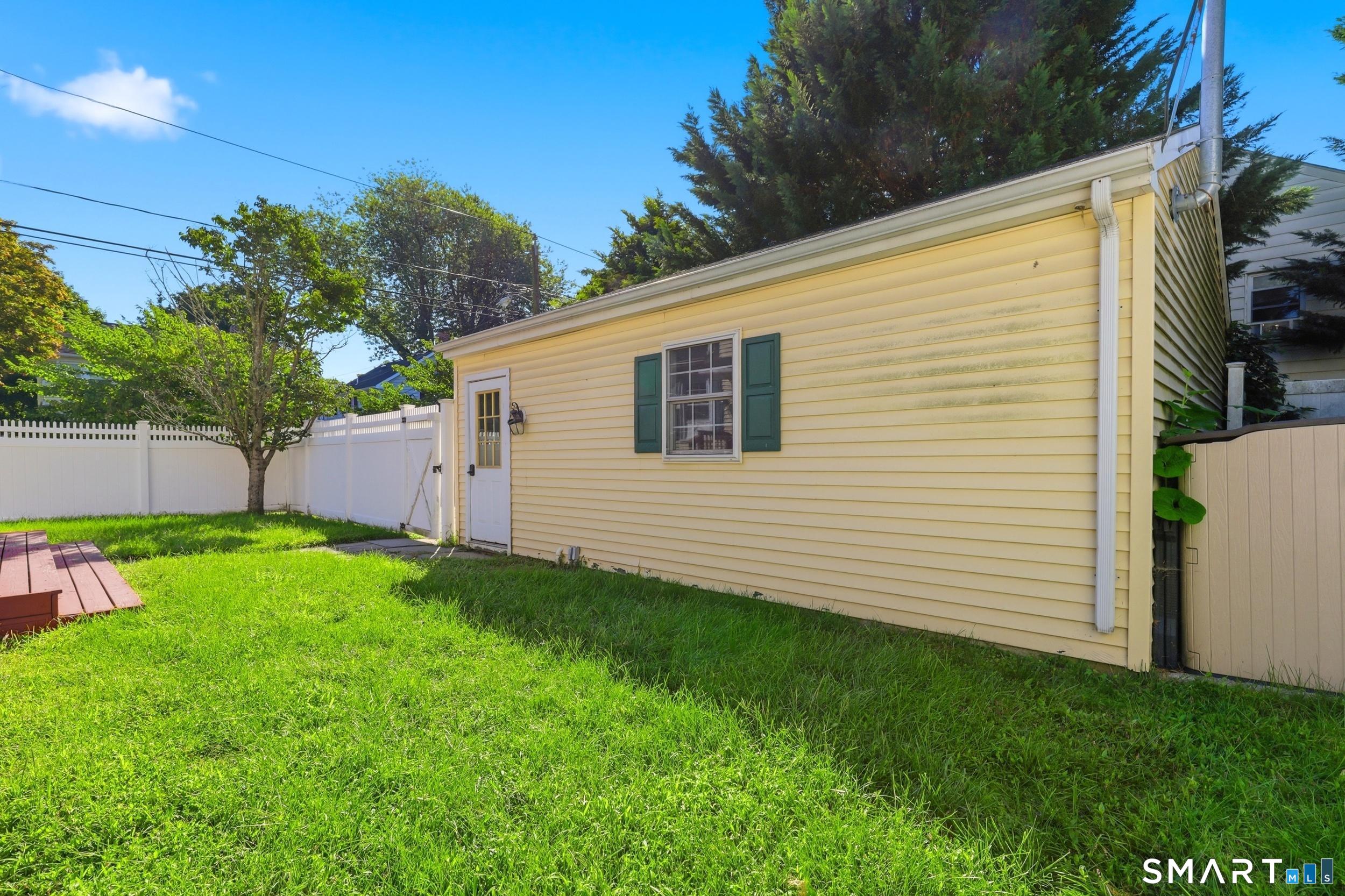 73 Tremont Avenue photo 31