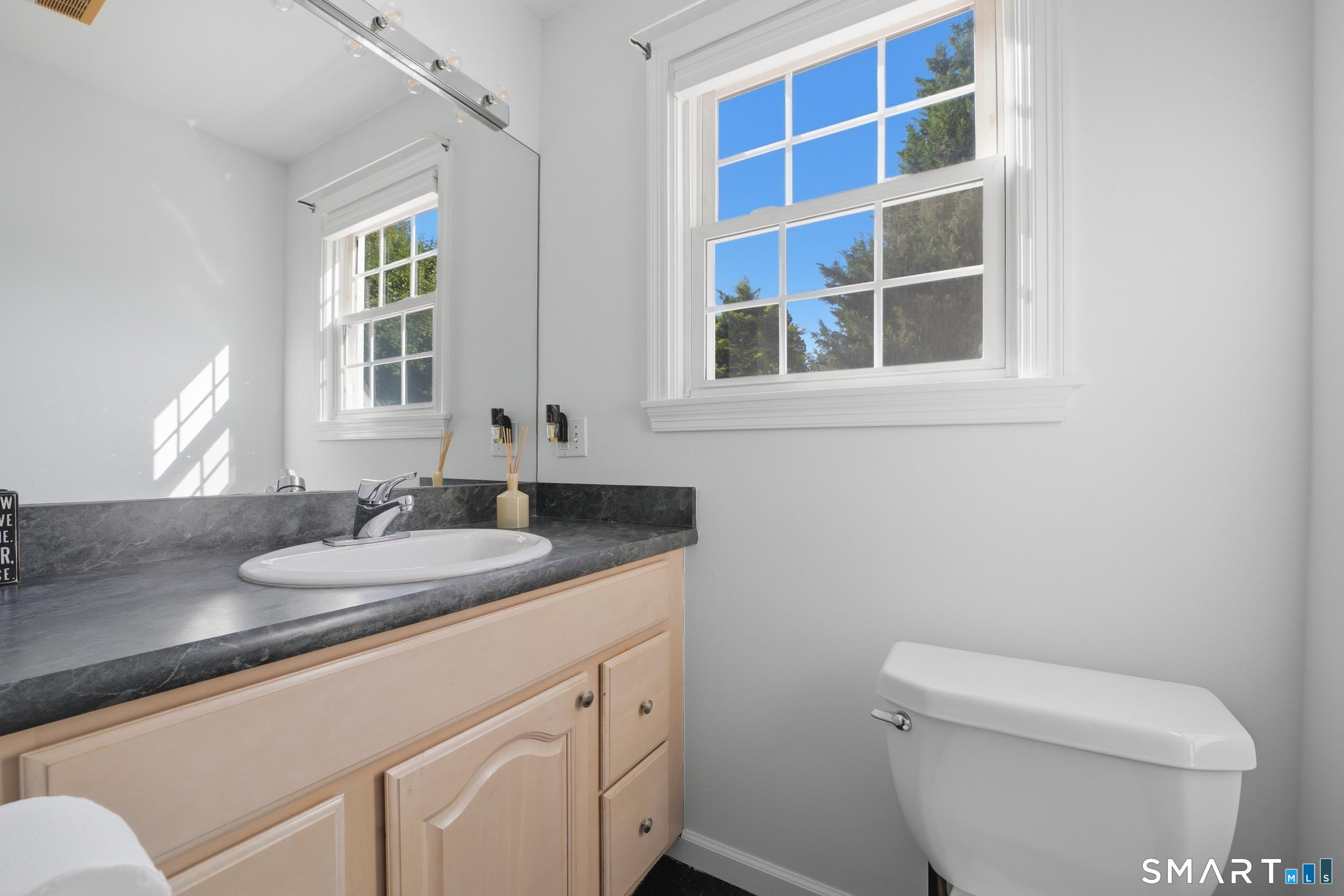 73 Tremont Avenue photo 25