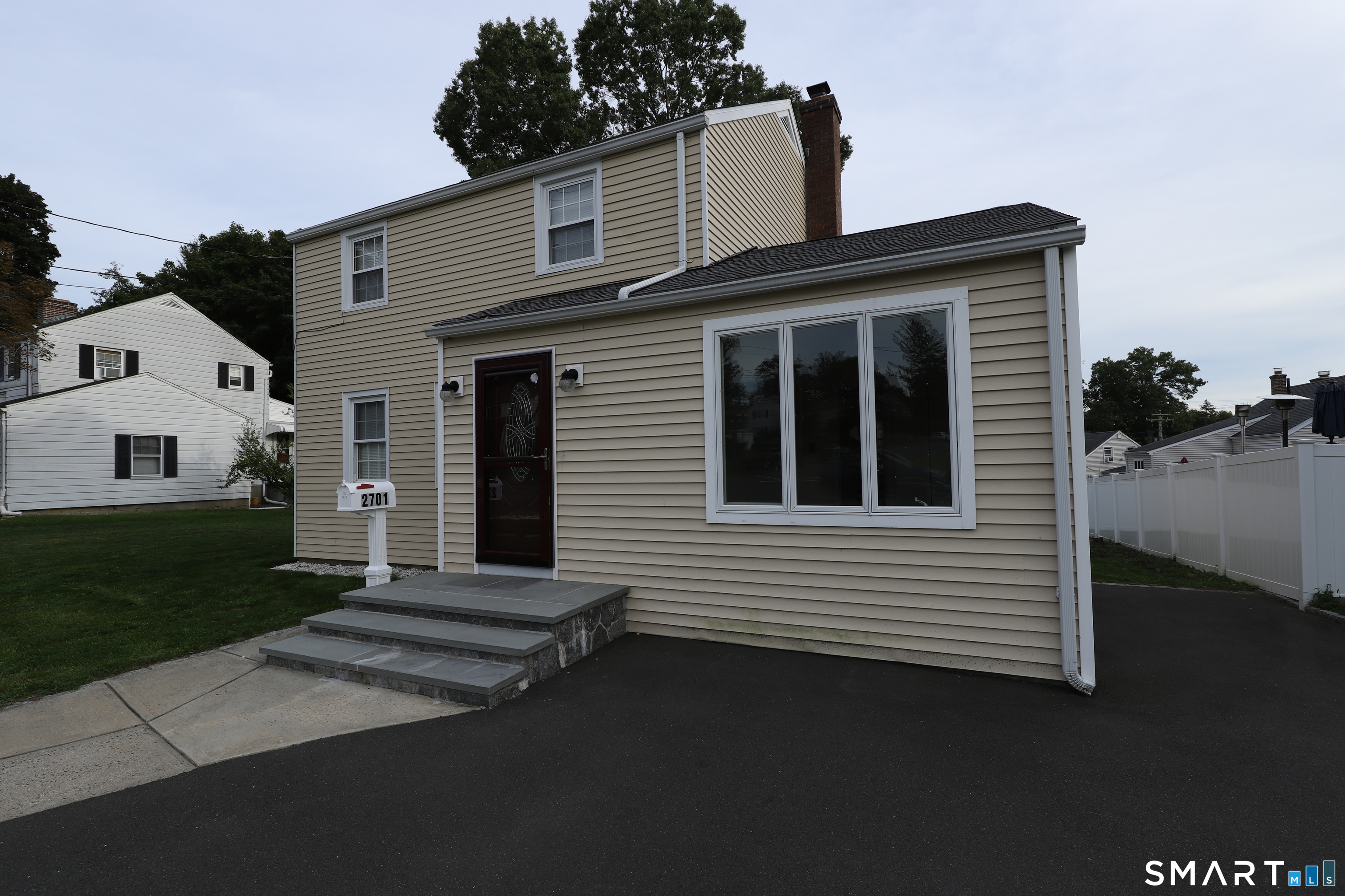 Photo 2 of Single family home for sale at 2701 Old Town Rd, Bridgeport, CT 06606 | MLS# 24204384 | Listing updated on 2026-09-14