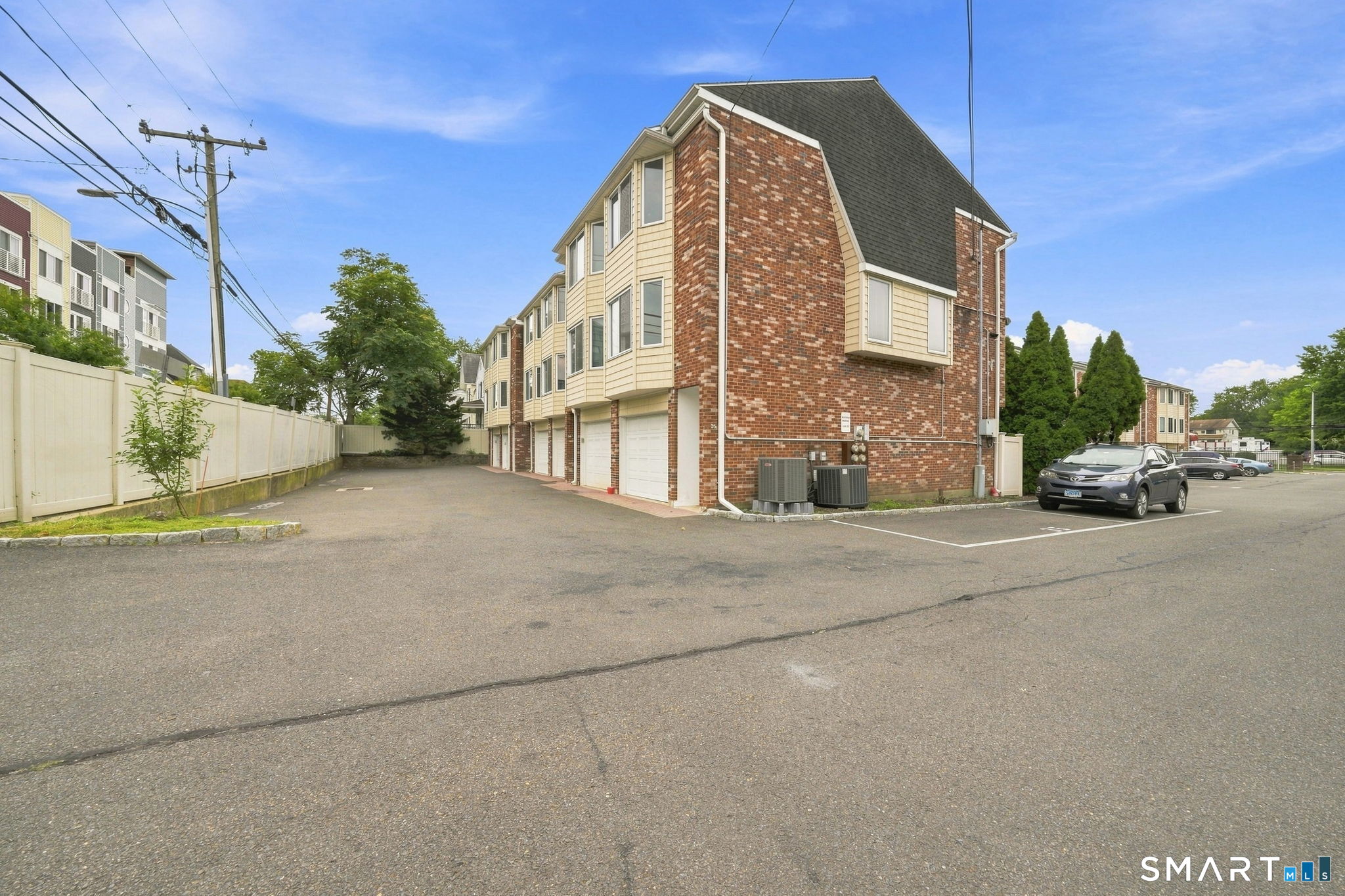 Photo 1 of Townhouse for sale at 1611 Washington Blvd #35, Stamford, CT 06902 | MLS# 24205097 | Listing updated on 2026-09-14