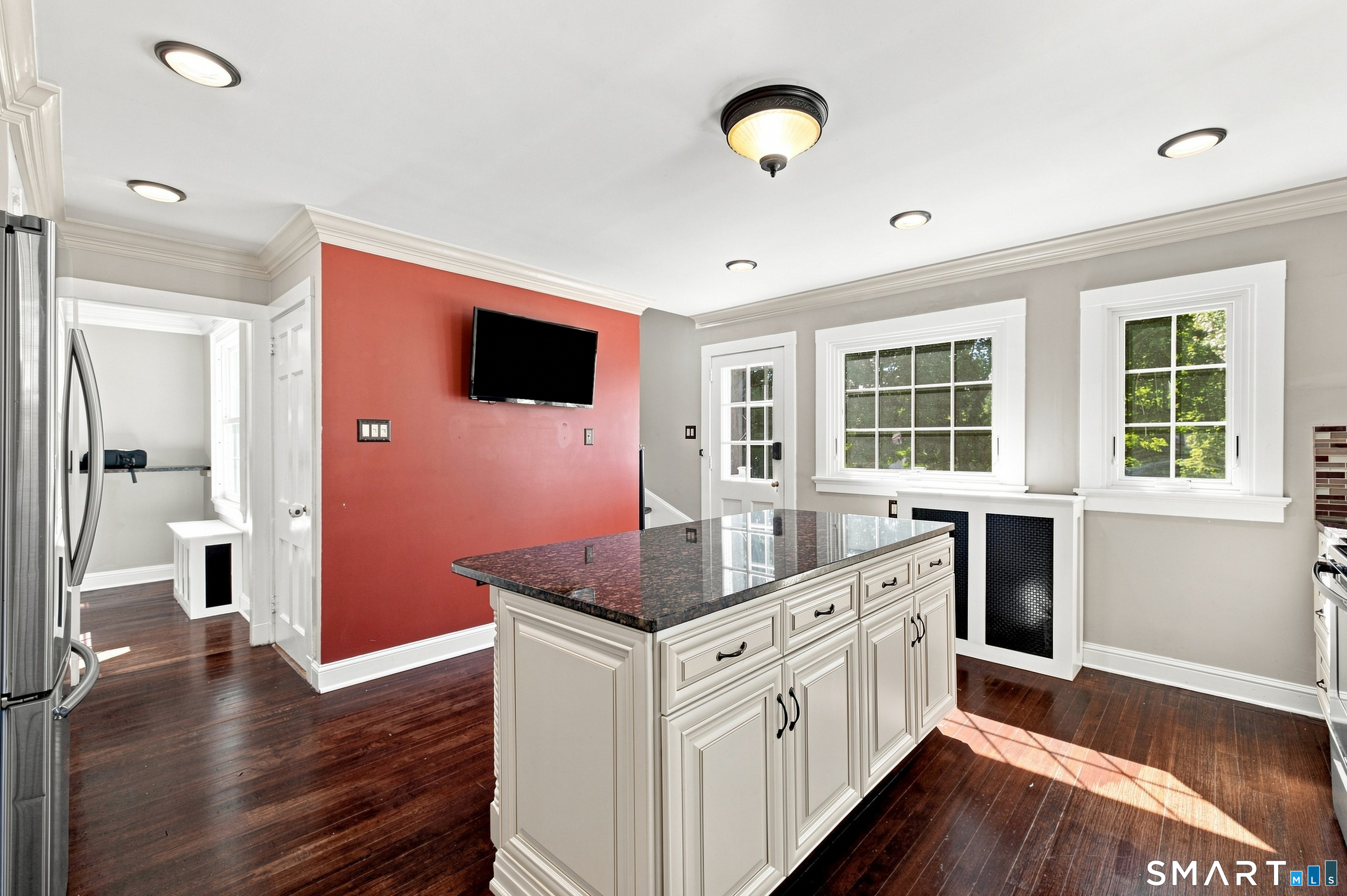 251 Lincoln Street photo 13