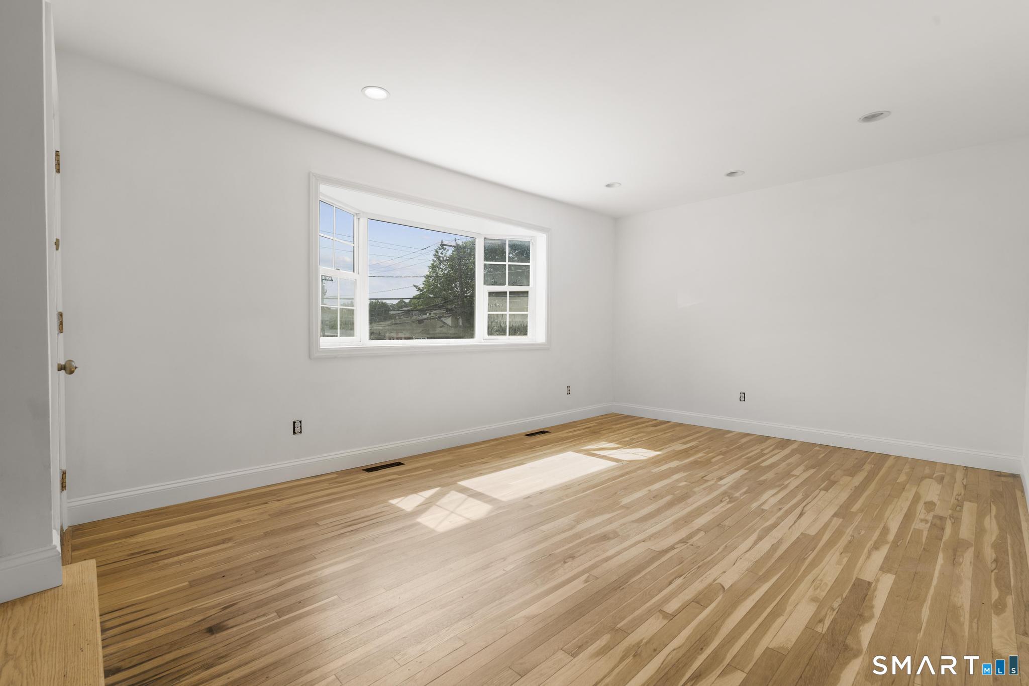 6-6 Van Buskirk Avenue, Stamford, Connecticut photo 4