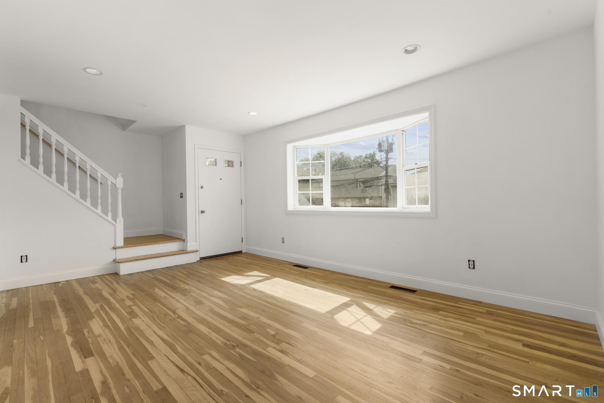 6-6 Van Buskirk Avenue, Stamford, Connecticut photo 3