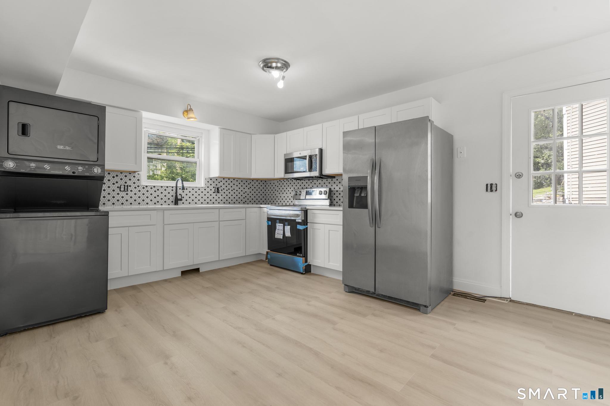 6-6 Van Buskirk Avenue, Stamford, Connecticut photo 5