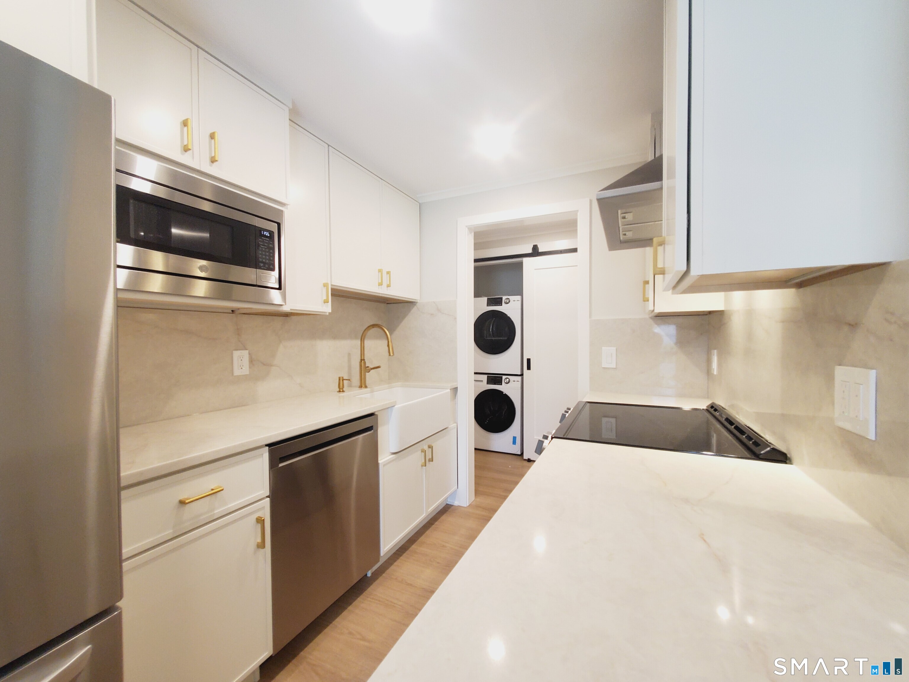 85 Riverside Avenue, Stamford, Connecticut photo 2