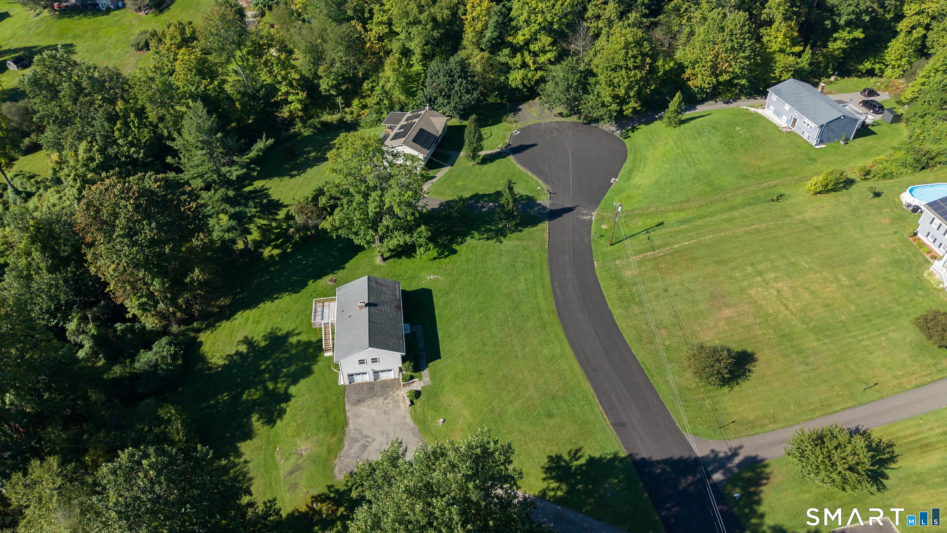 3 Holly Lane photo 20
