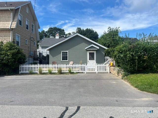 Detached apartment 400sf