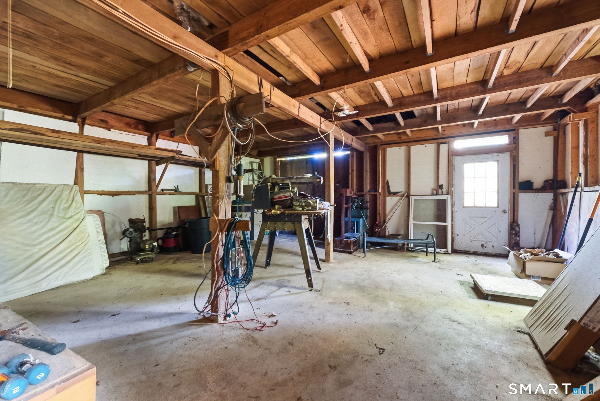 88 Winthrop Road photo 24