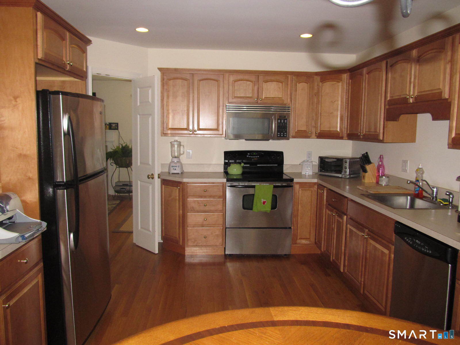 75 New Norwalk Road, New Canaan, Connecticut photo 4