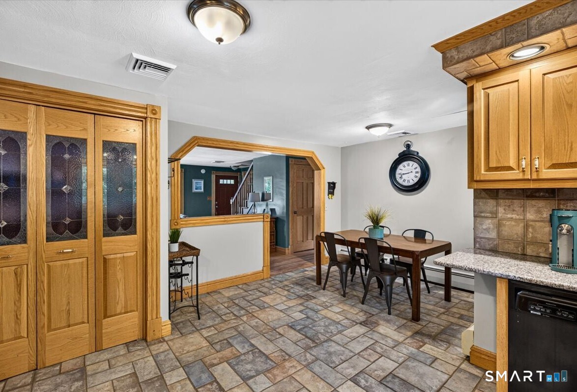 121 Hartford Road photo 10