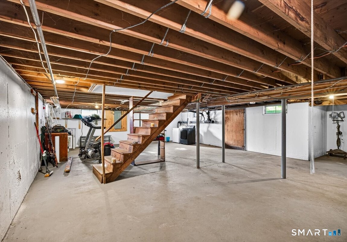121 Hartford Road photo 25
