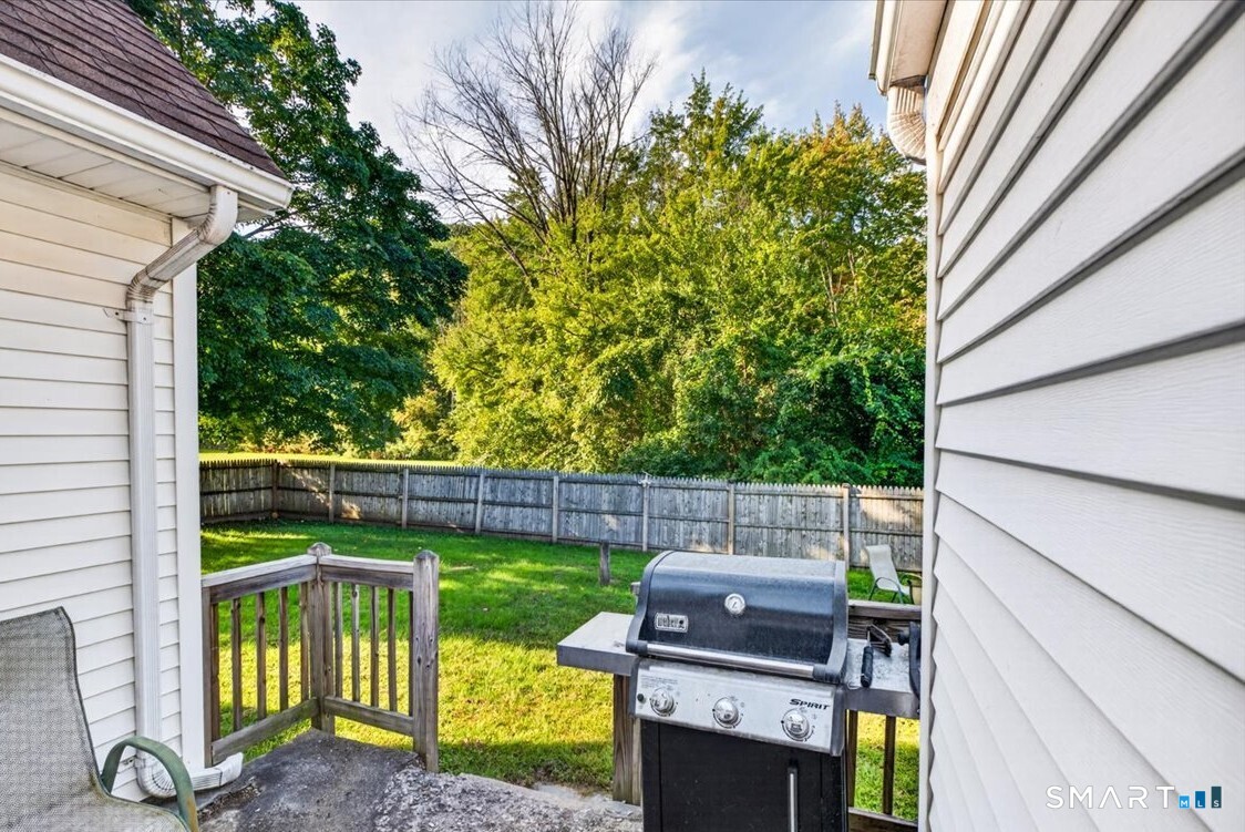 121 Hartford Road photo 28