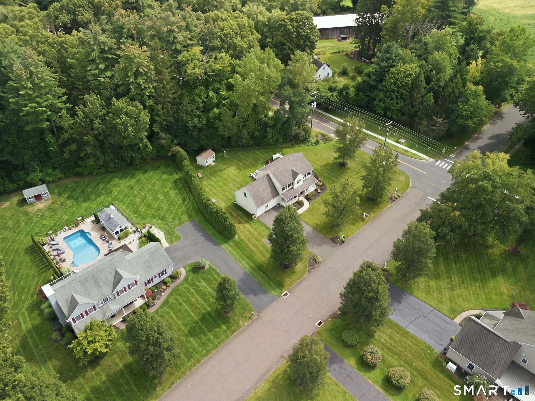 2 Clinton Lane photo 31