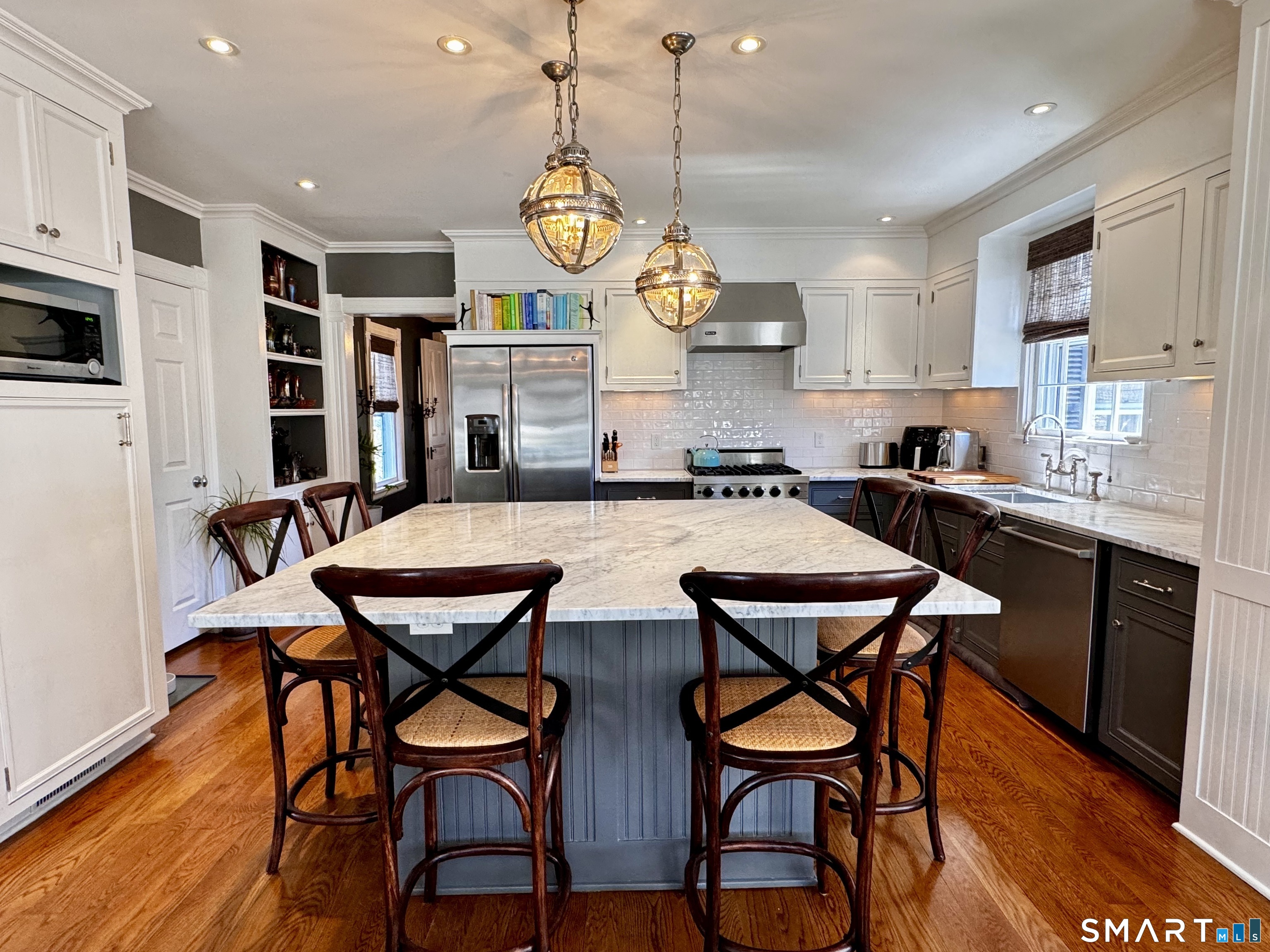 233 Rowayton Avenue, Norwalk, Connecticut photo 2