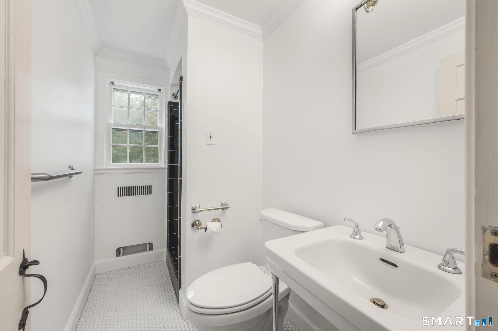 33 Coit Lane photo 15
