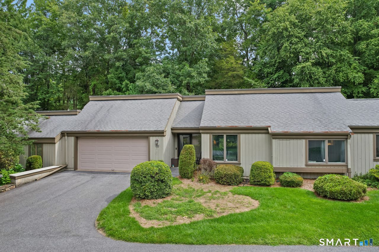 28 Heritage Crest Unit #B photo 34