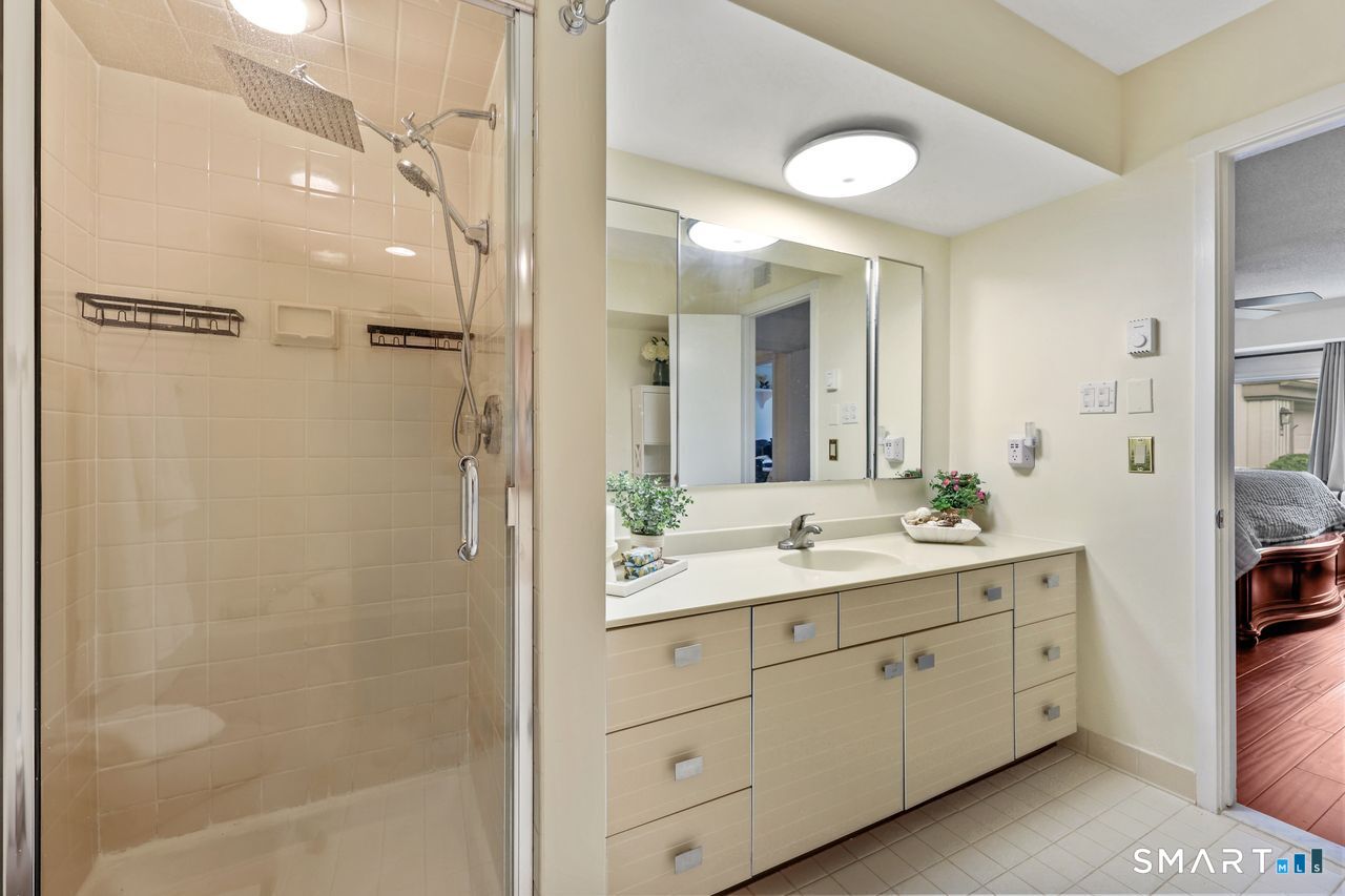 28 Heritage Crest Unit #B photo 20