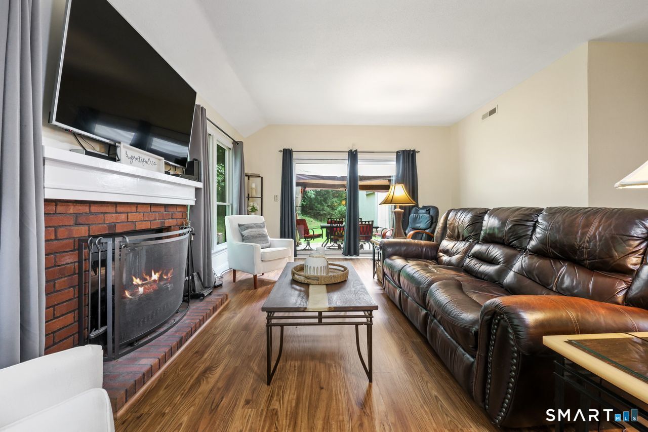 28 Heritage Crest Unit #B photo 13