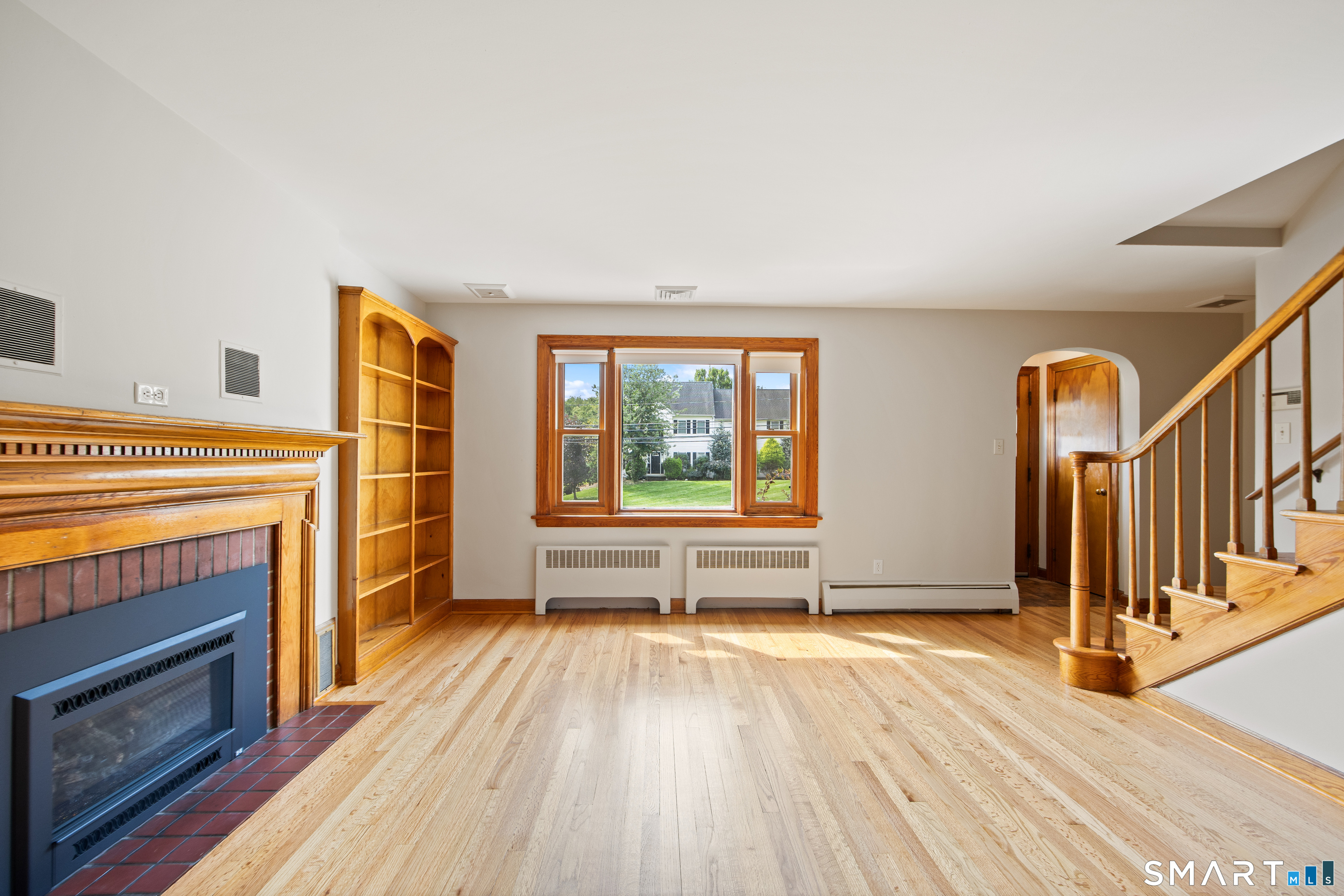 480 Higgins Road photo 3