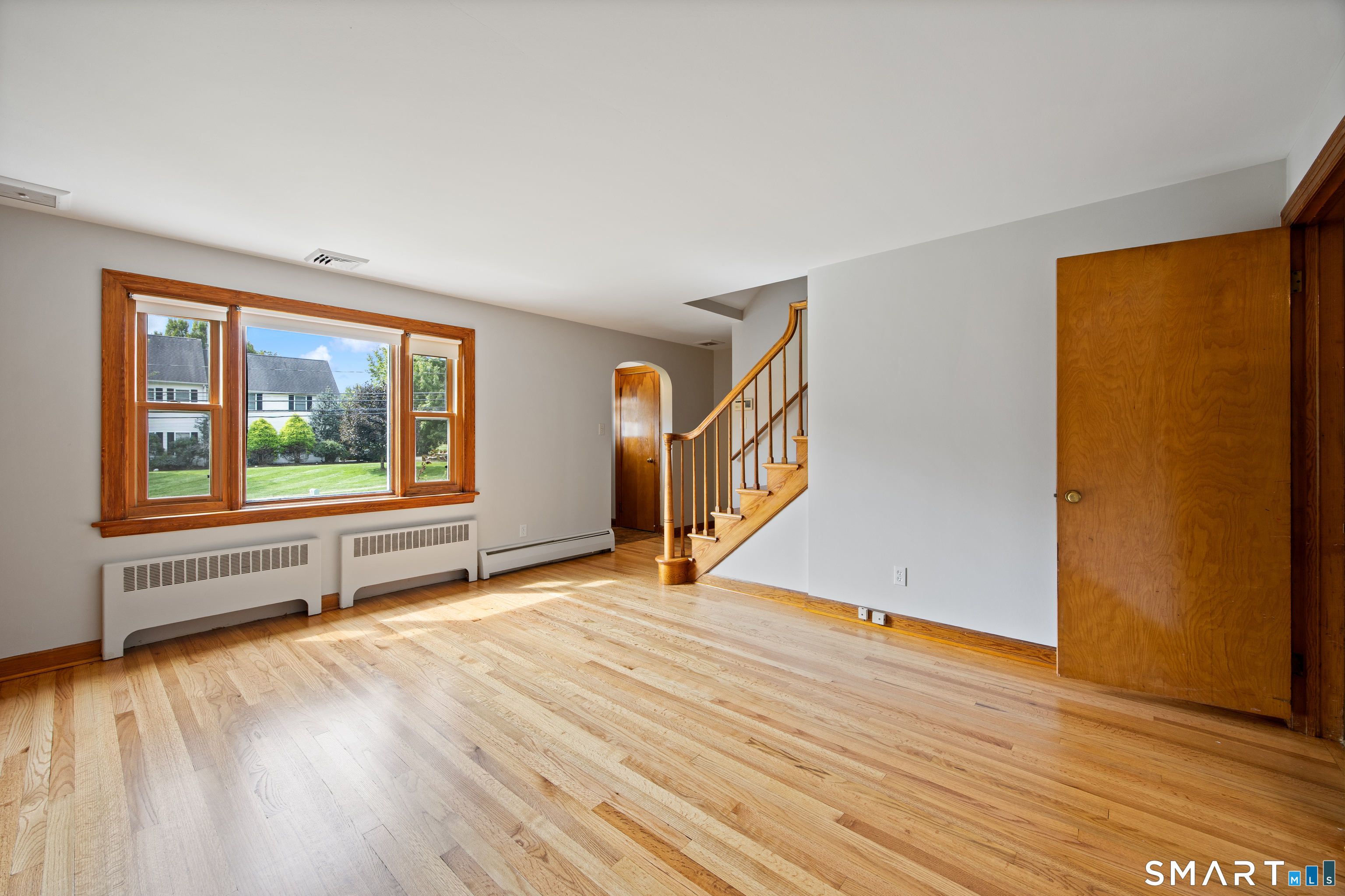 480 Higgins Road photo 4