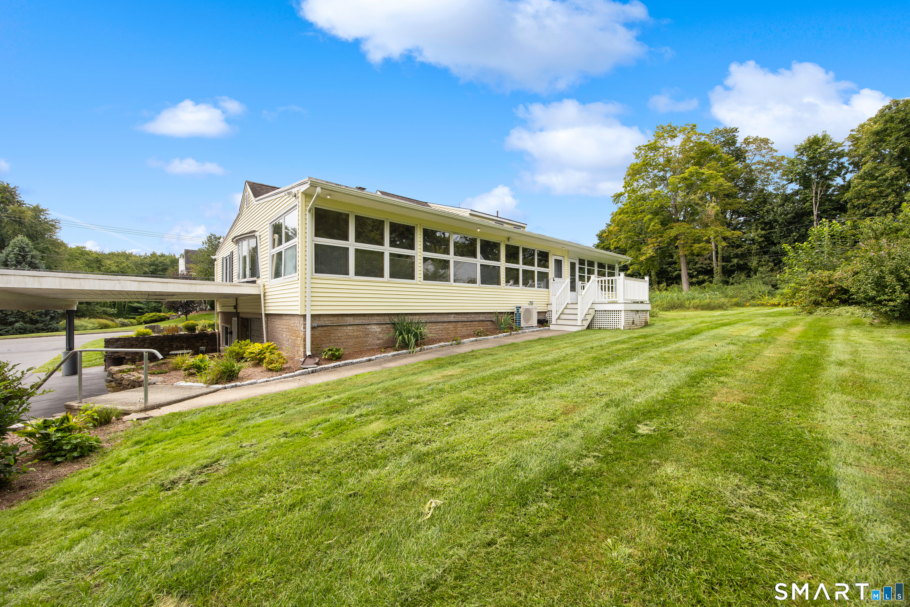 480 Higgins Road photo 30