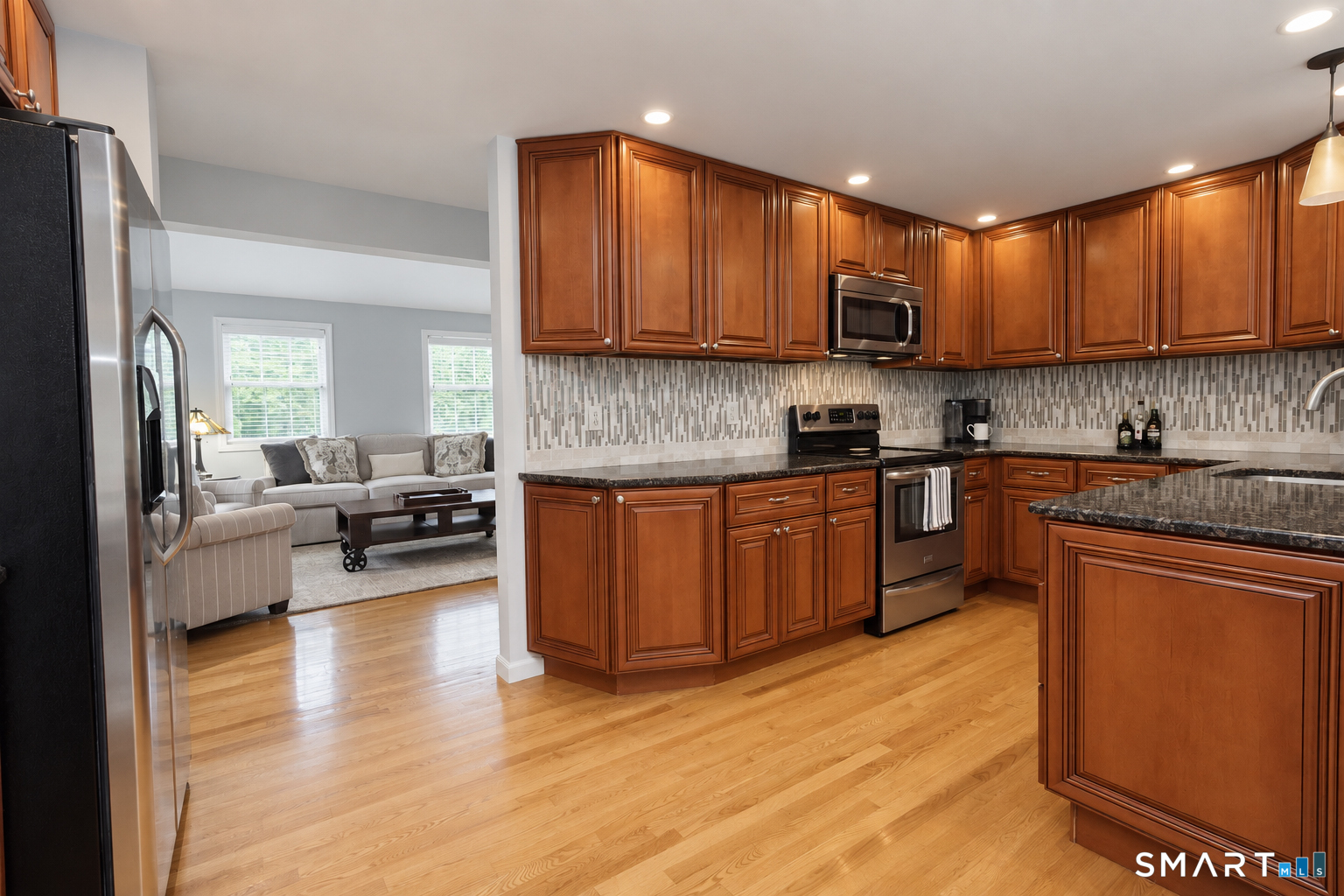 138 Tariffville Road photo 9