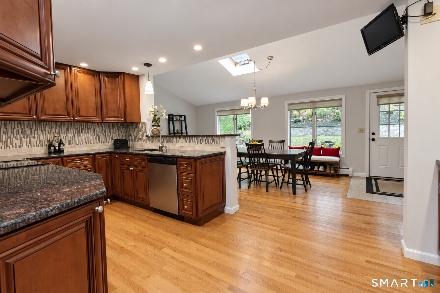 138 Tariffville Road photo 11