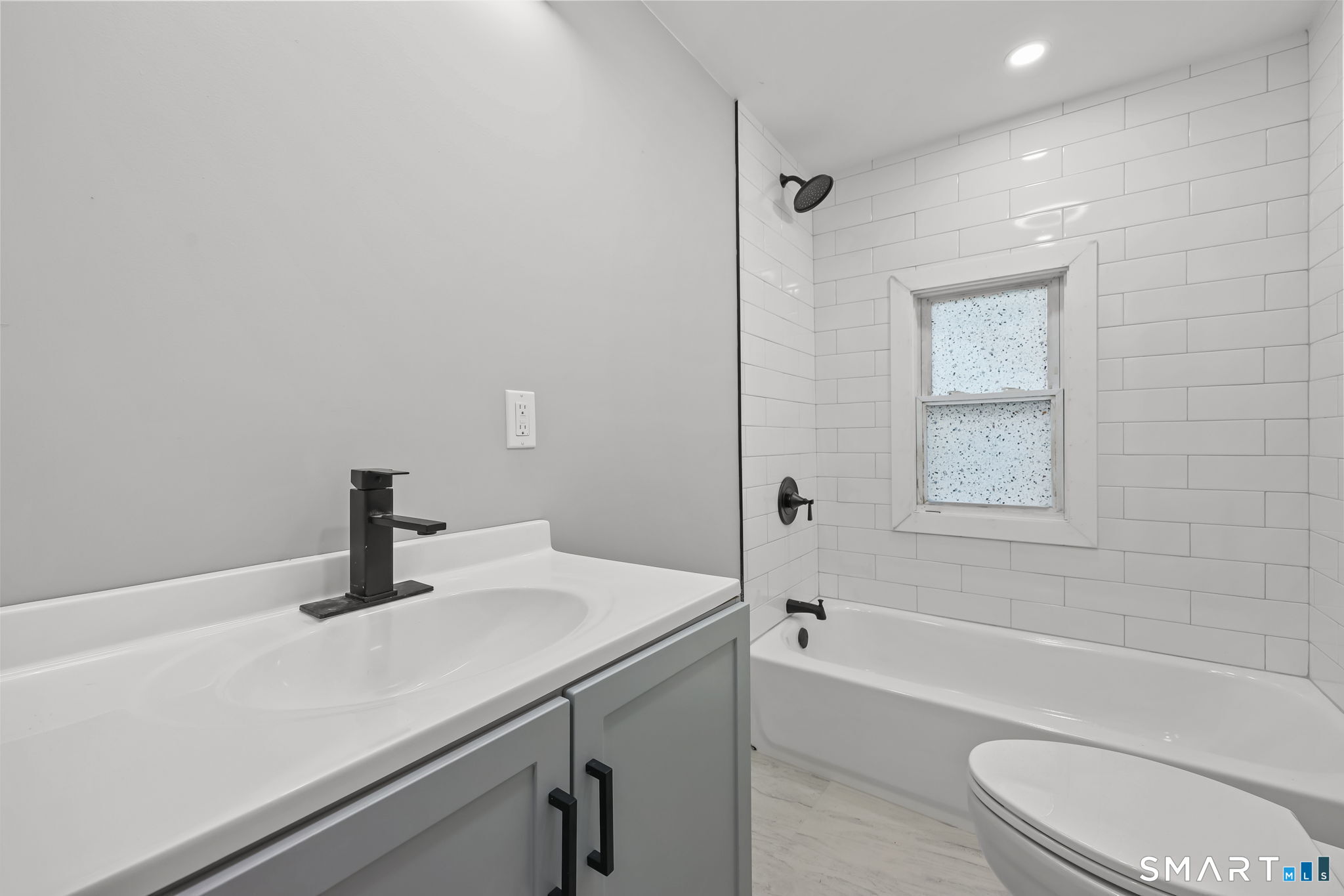 73 Carlson Avenue photo 16