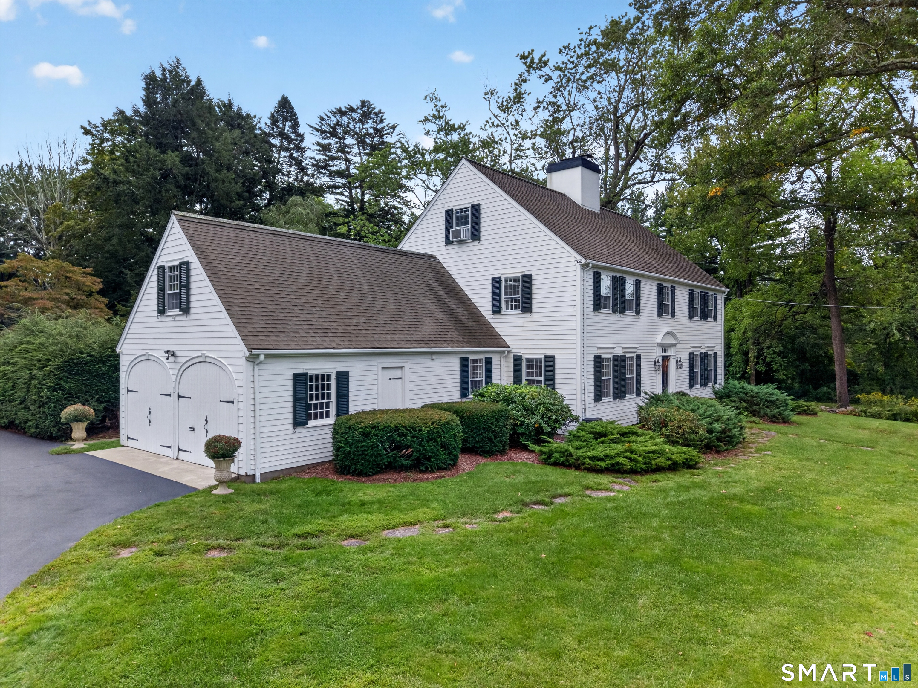33 Coit Lane photo 3
