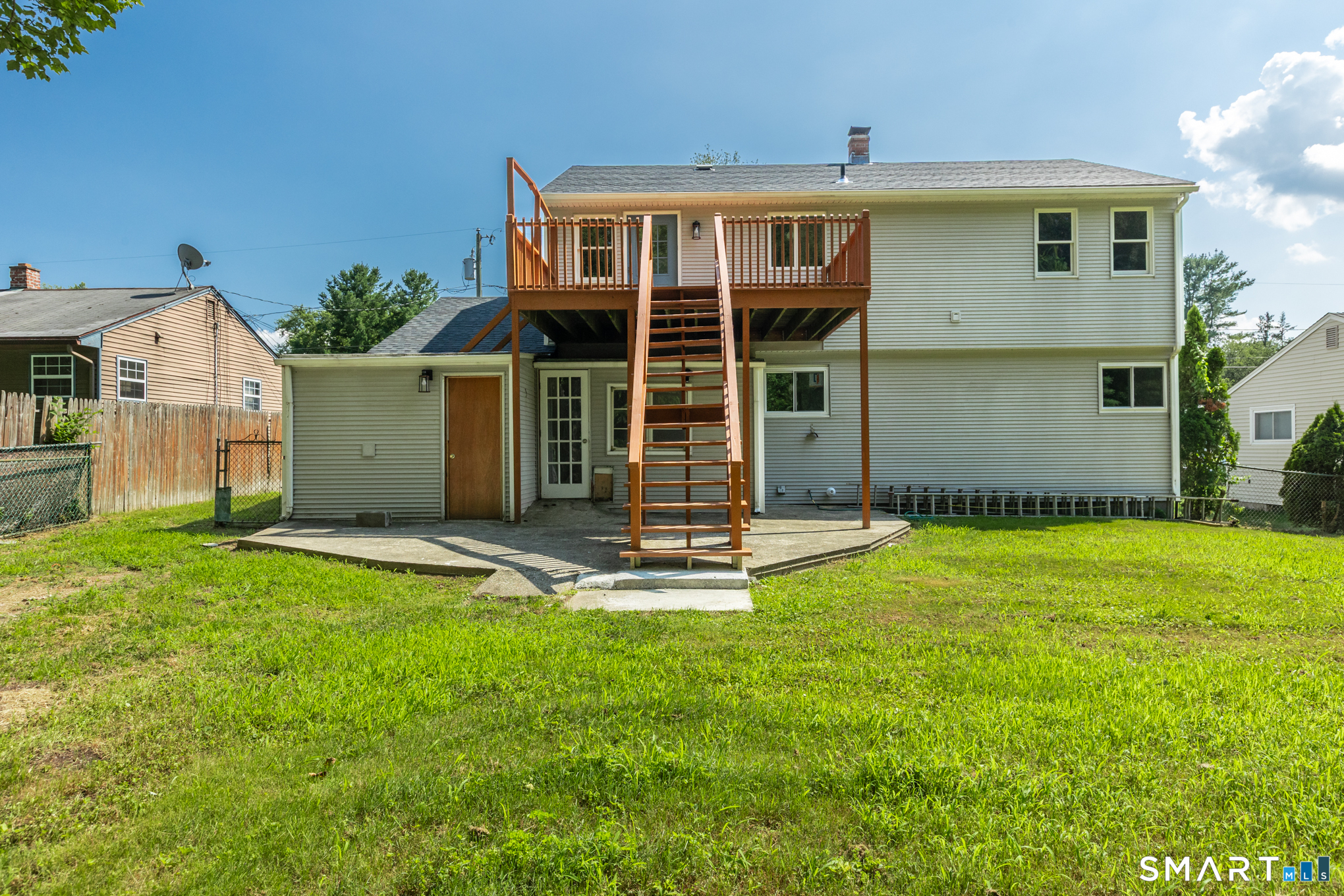 24 Yale Drive photo 36