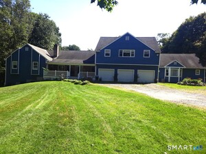 121 Picketts Ridge, Redding